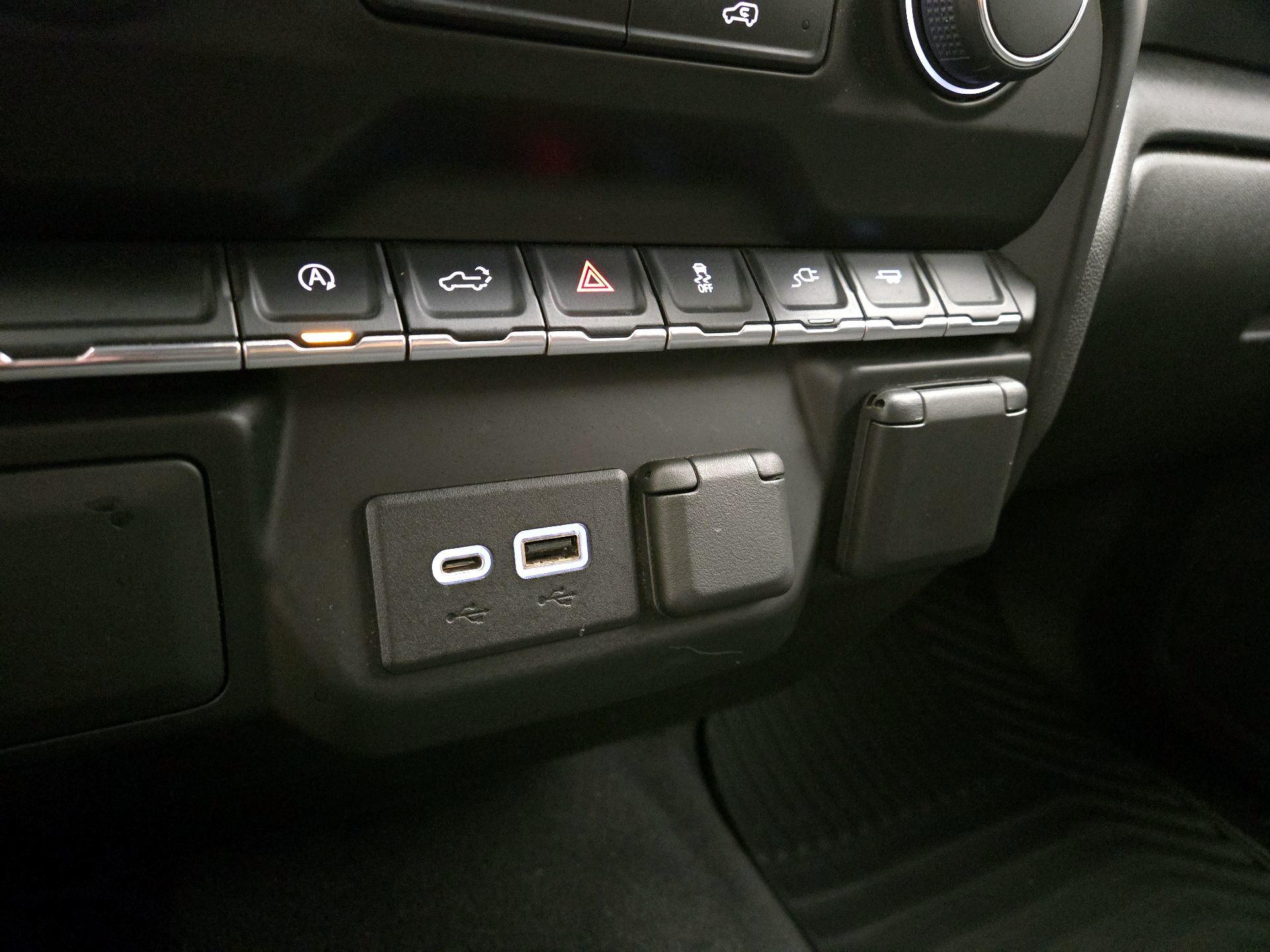 Thumbnail: 2021 Chevrolet Silverado 1500 - 18