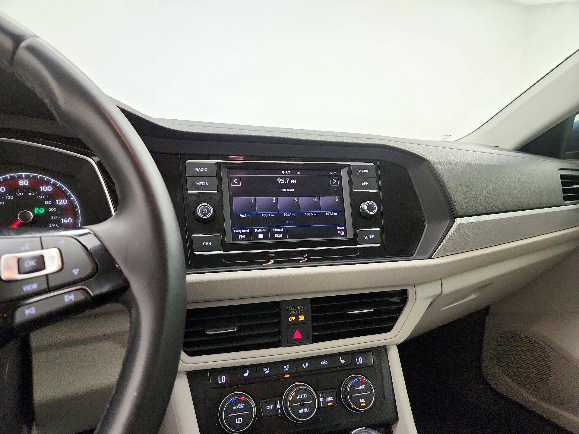 Thumbnail: 2019 Volkswagen Jetta - 13