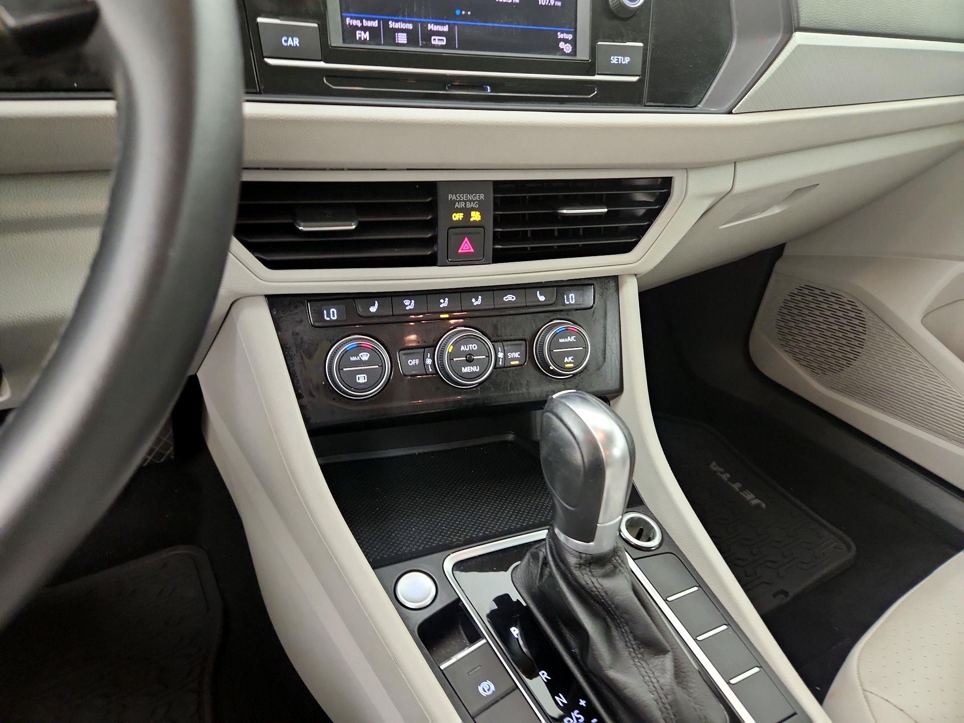 Thumbnail: 2019 Volkswagen Jetta - 14