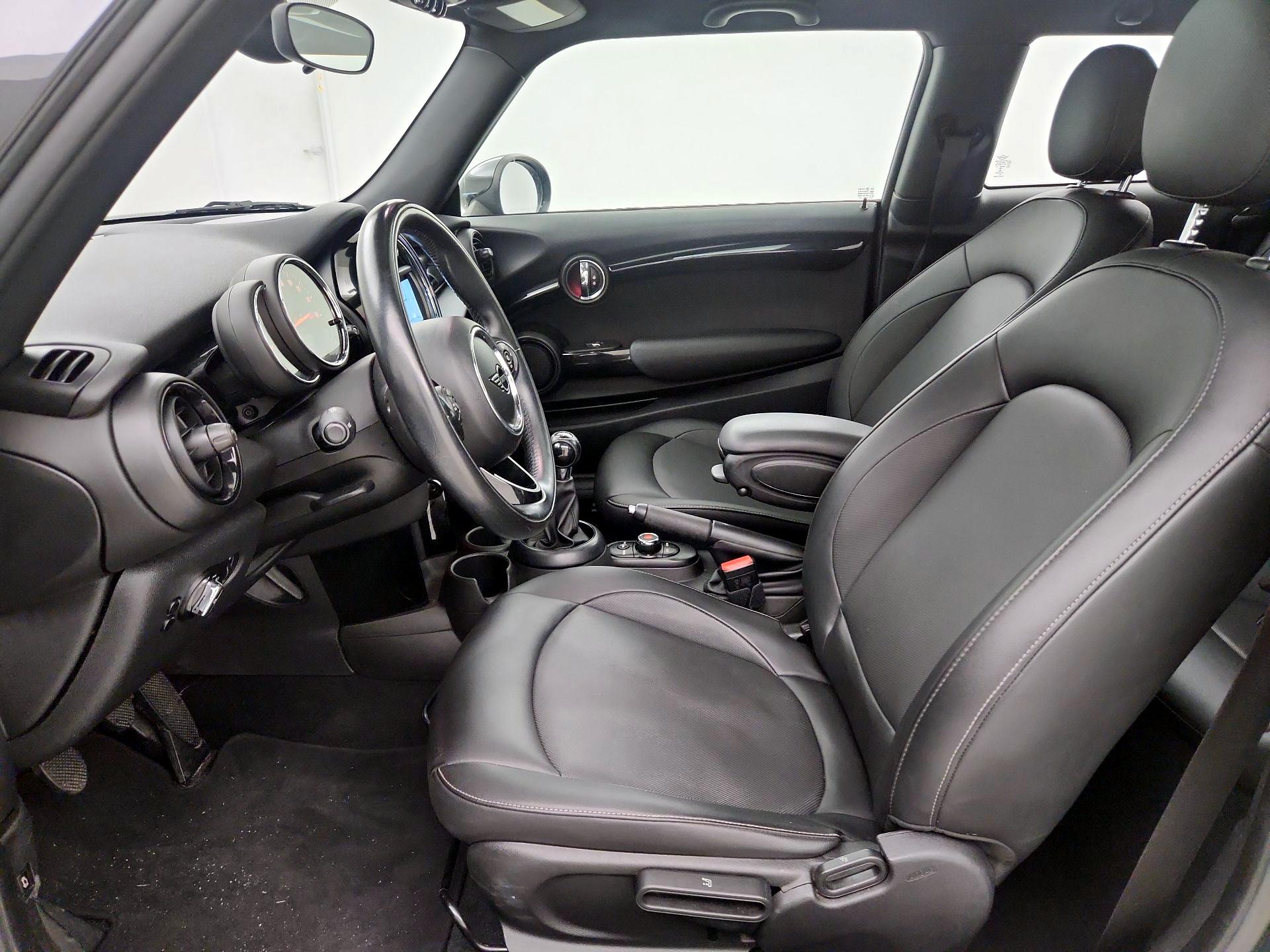 Thumbnail: 2019 MINI Cooper Hardtop - 11