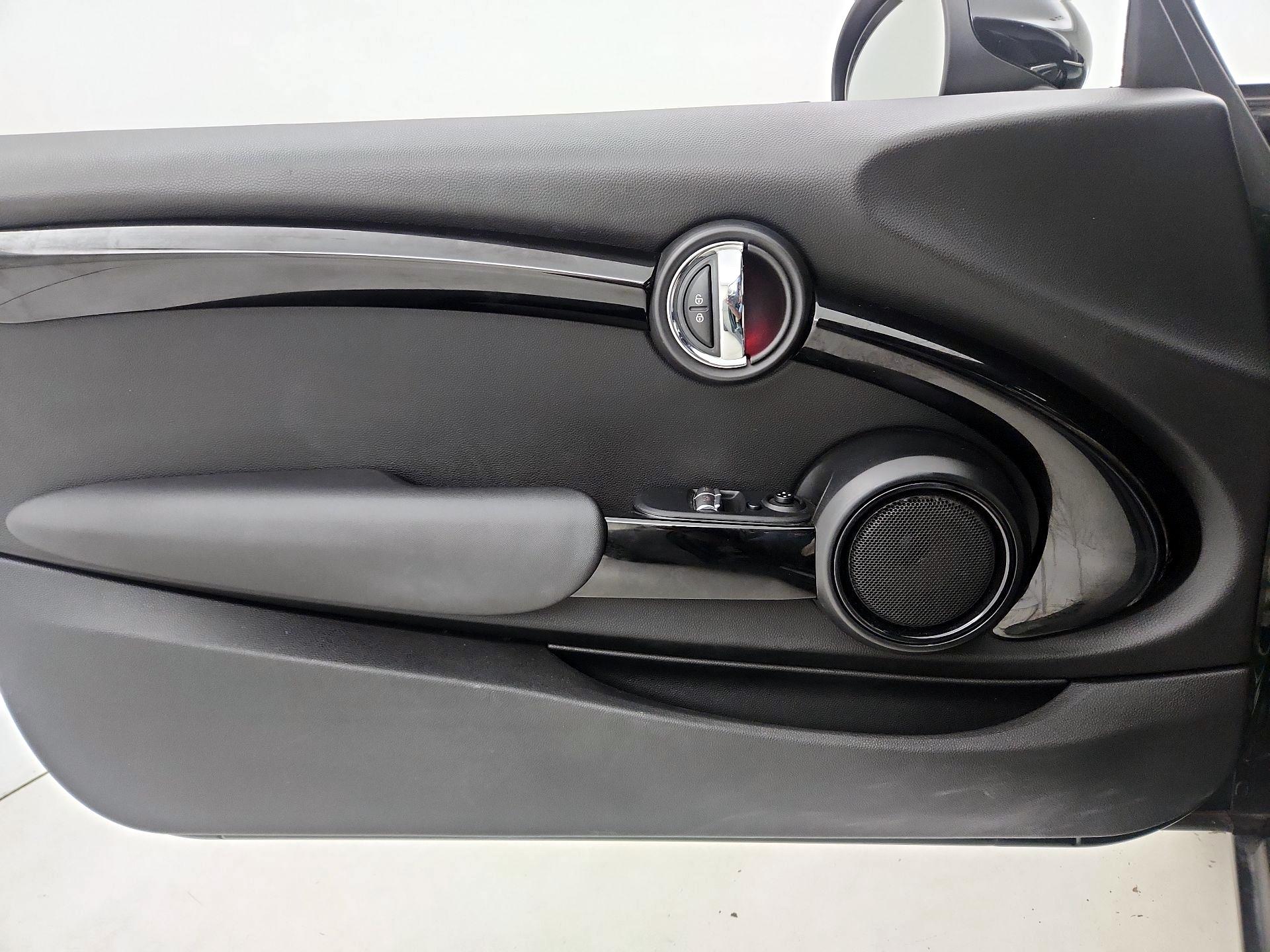 Thumbnail: 2019 MINI Cooper Hardtop - 12