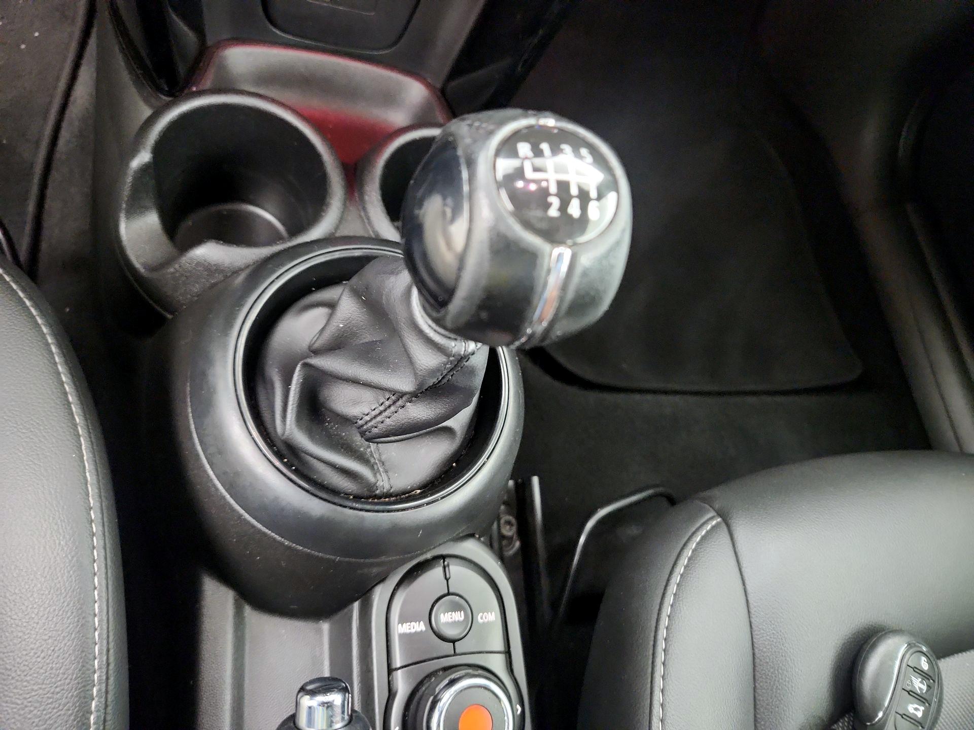 Thumbnail: 2019 MINI Cooper Hardtop - 17