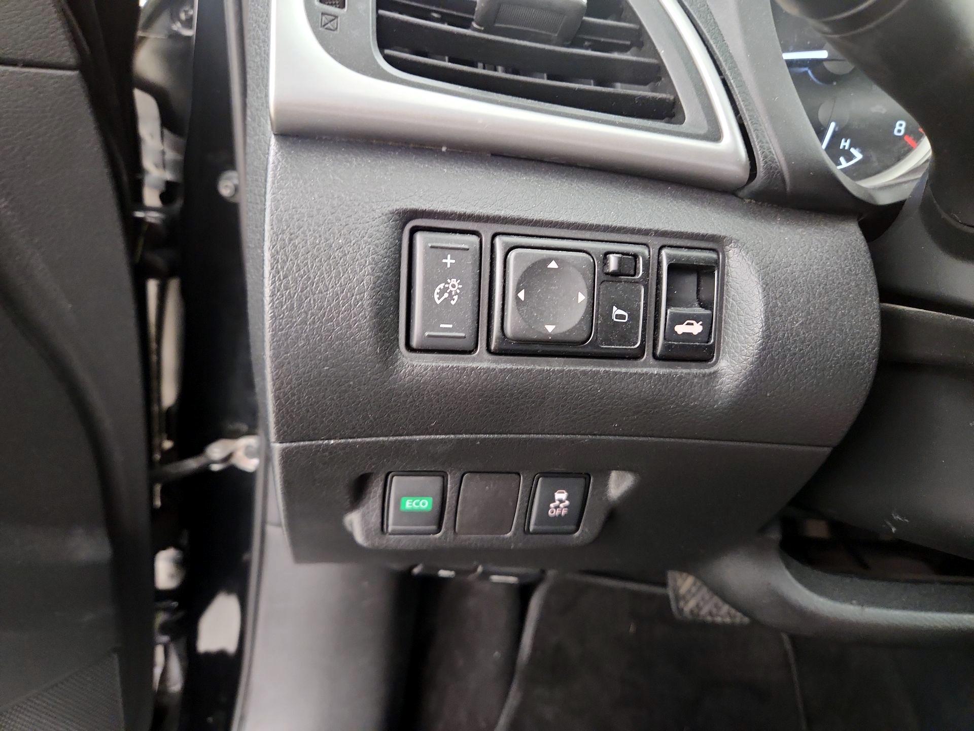 Thumbnail: 2019 Nissan Sentra - 13