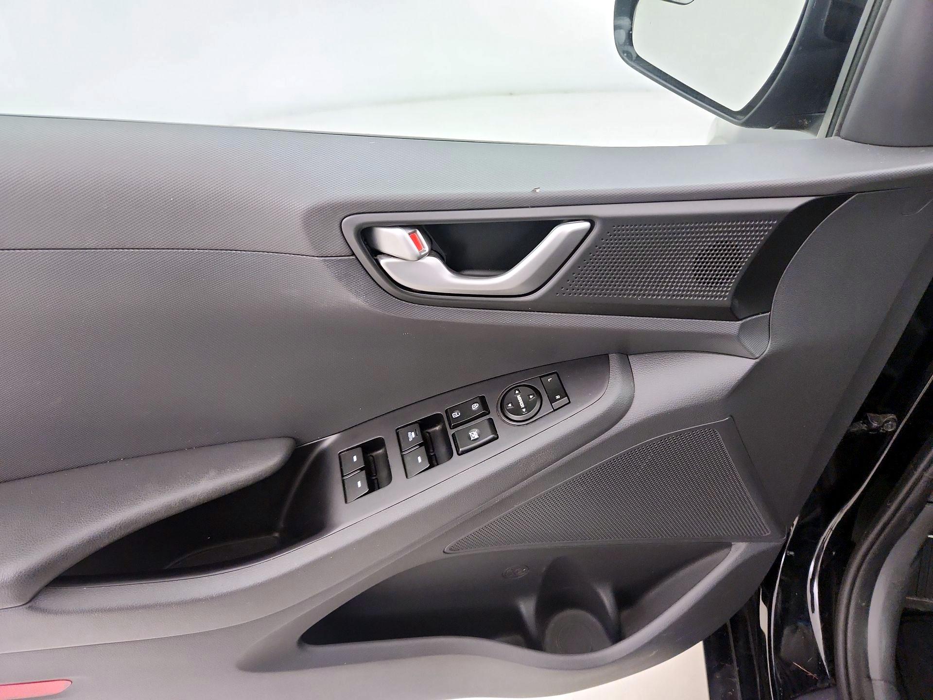 Thumbnail: 2018 Hyundai Ioniq - 12