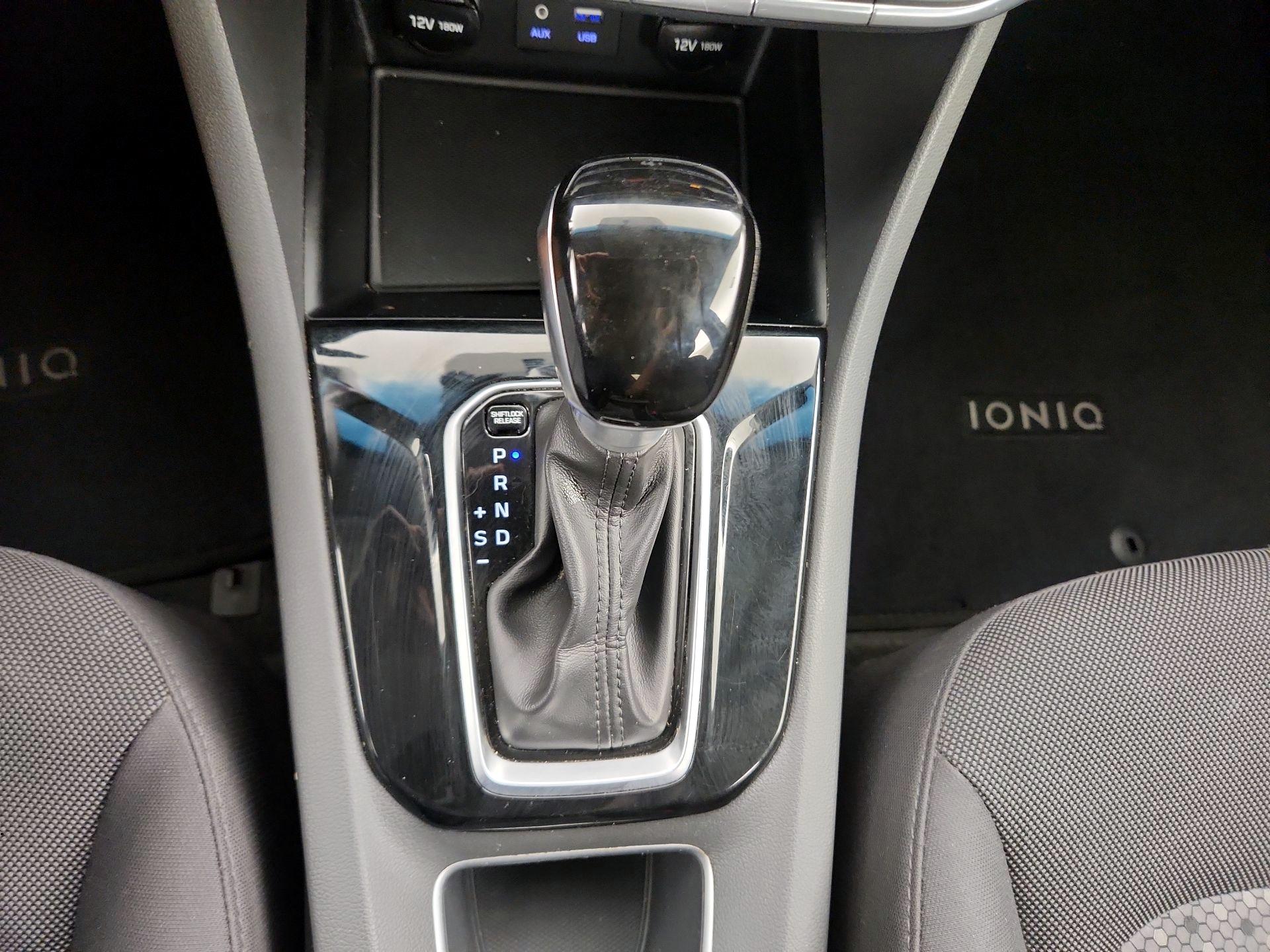 Thumbnail: 2018 Hyundai Ioniq - 17