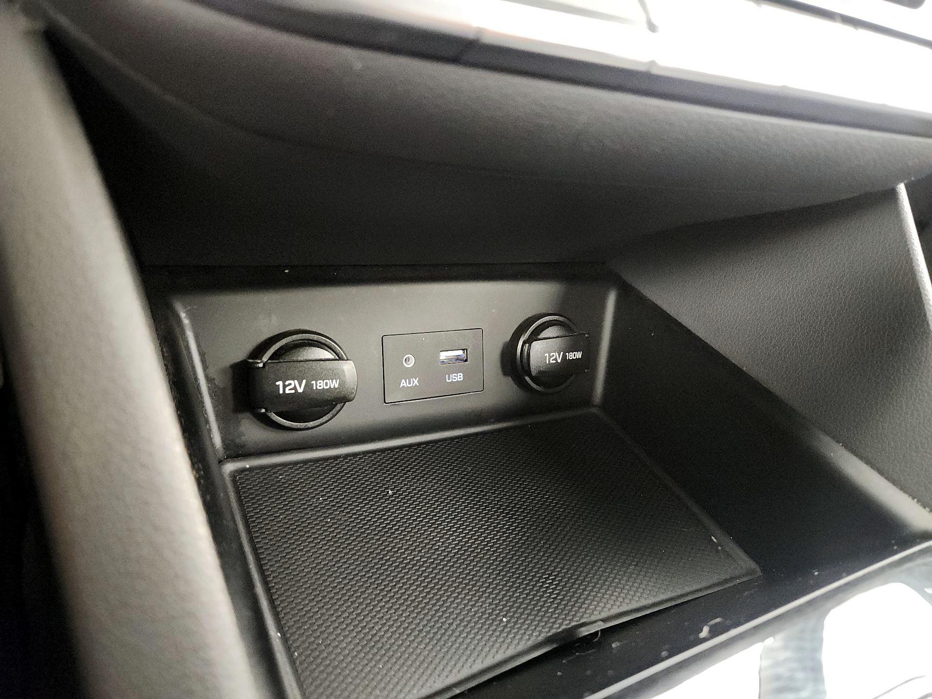 Thumbnail: 2018 Hyundai Ioniq - 18