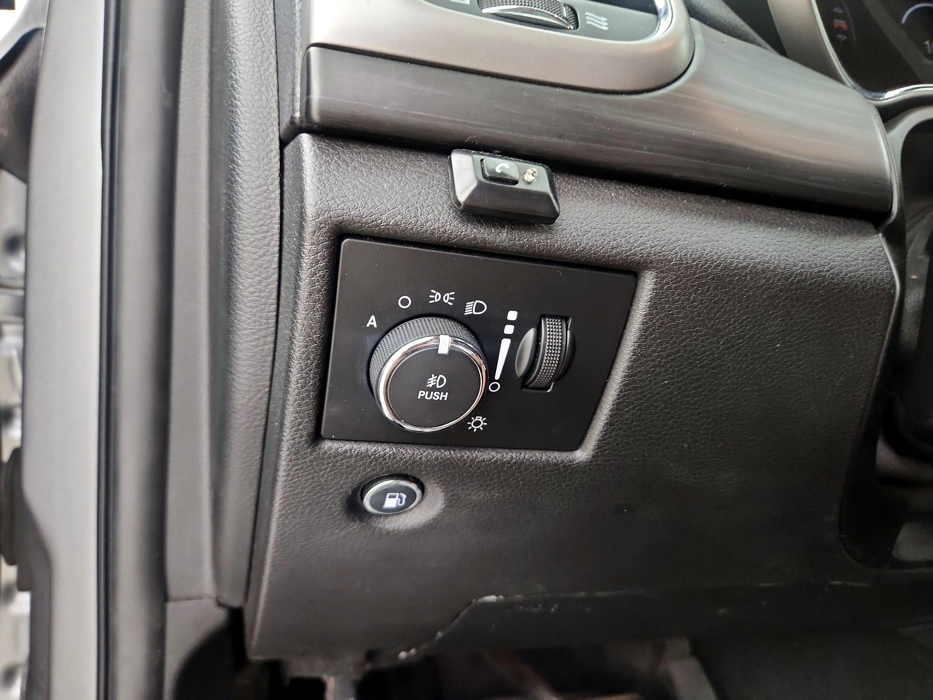 Thumbnail: 2019 Jeep Grand Cherokee - 13