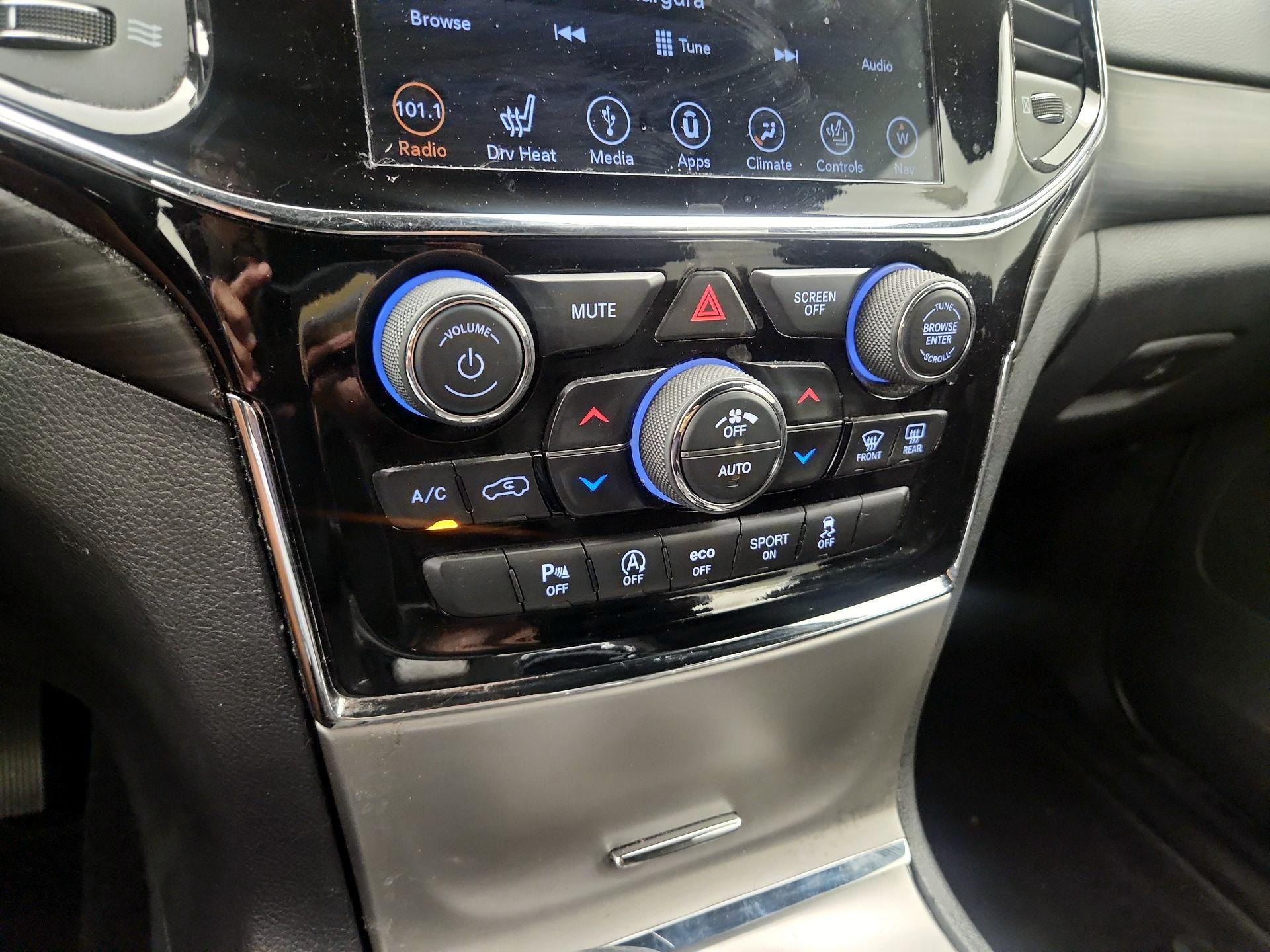 Thumbnail: 2019 Jeep Grand Cherokee - 17
