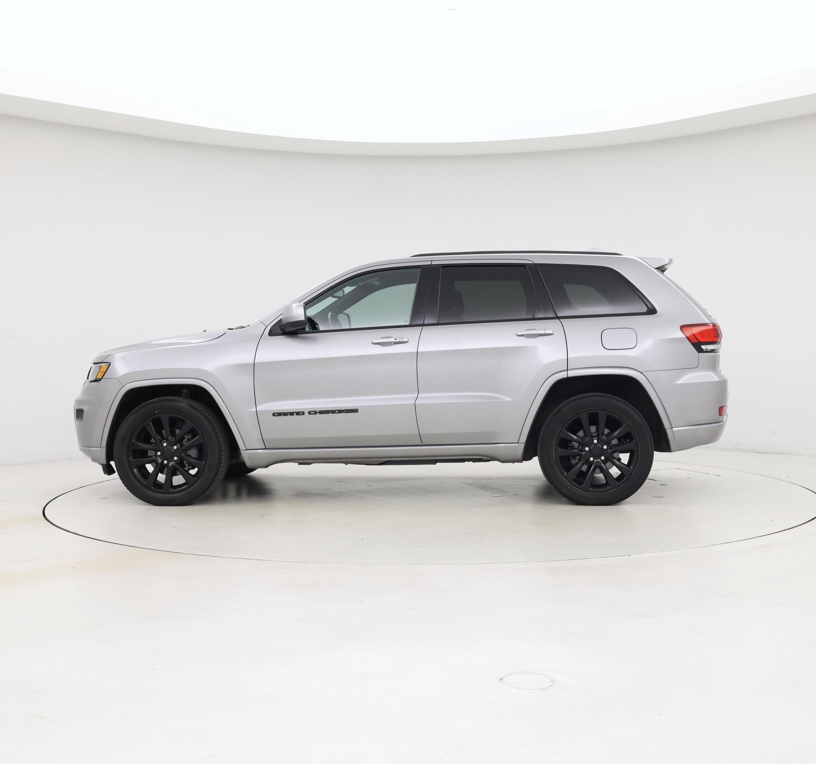 Thumbnail: 2019 Jeep Grand Cherokee - 3