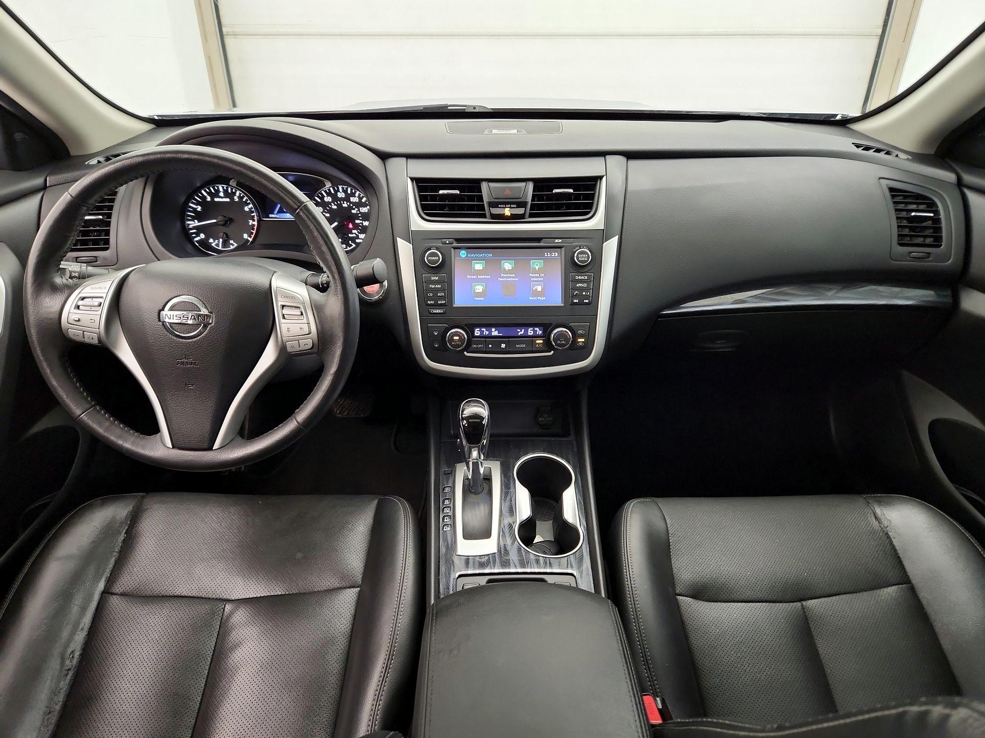 Thumbnail: 2016 Nissan Altima - 9