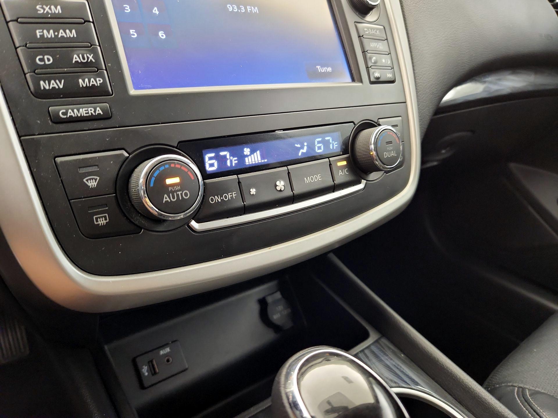 Thumbnail: 2016 Nissan Altima - 17