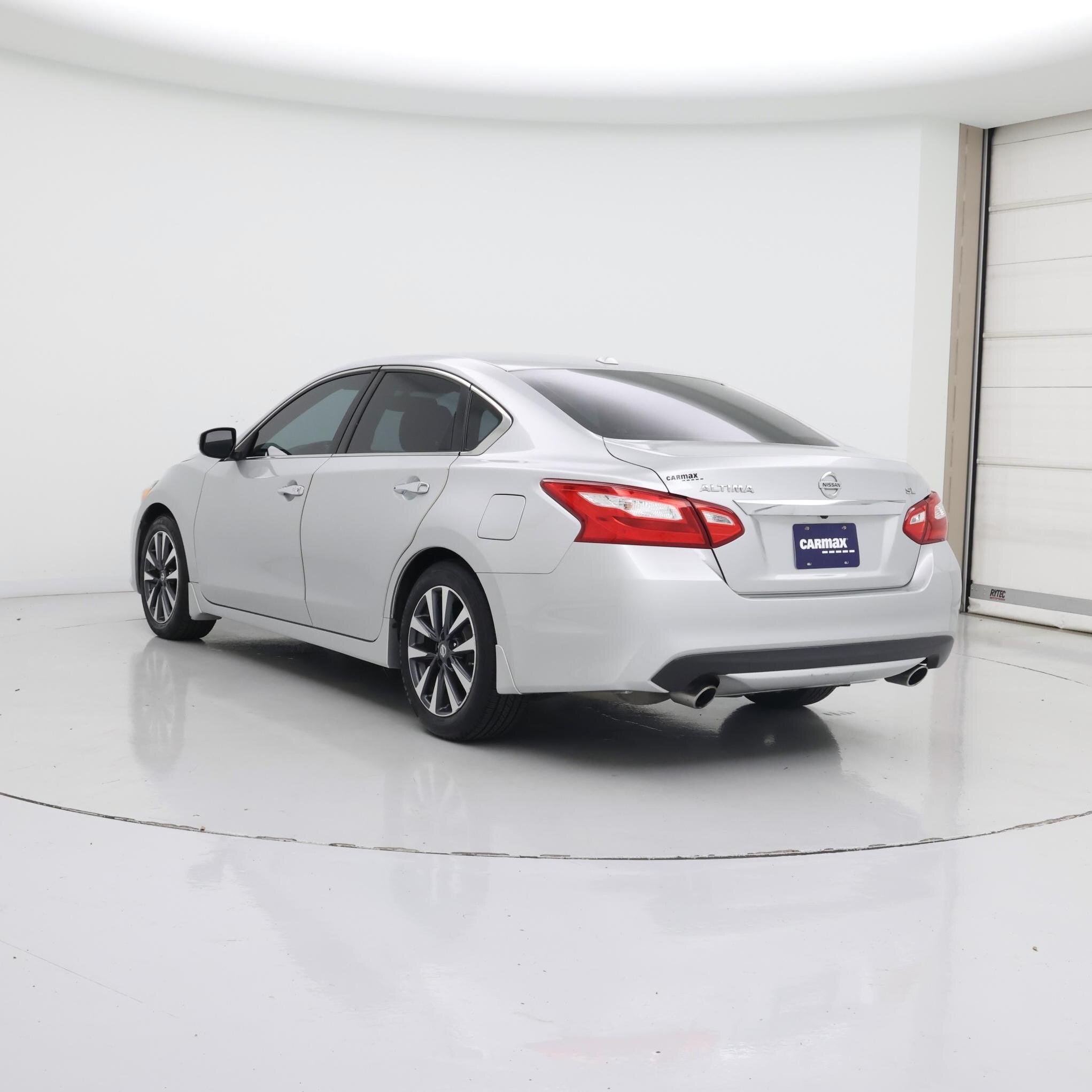 Thumbnail: 2016 Nissan Altima - 2