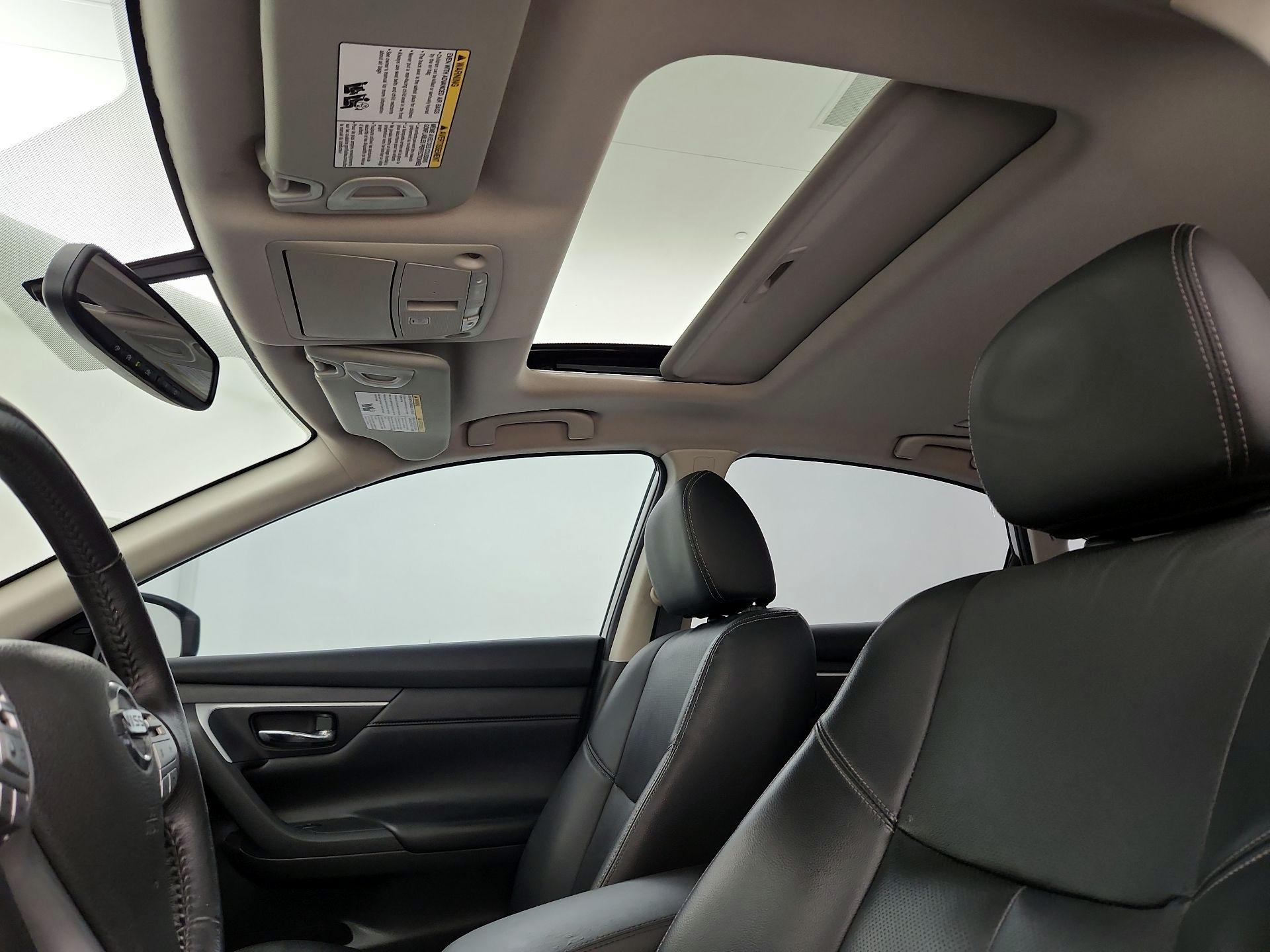 Thumbnail: 2016 Nissan Altima - 20