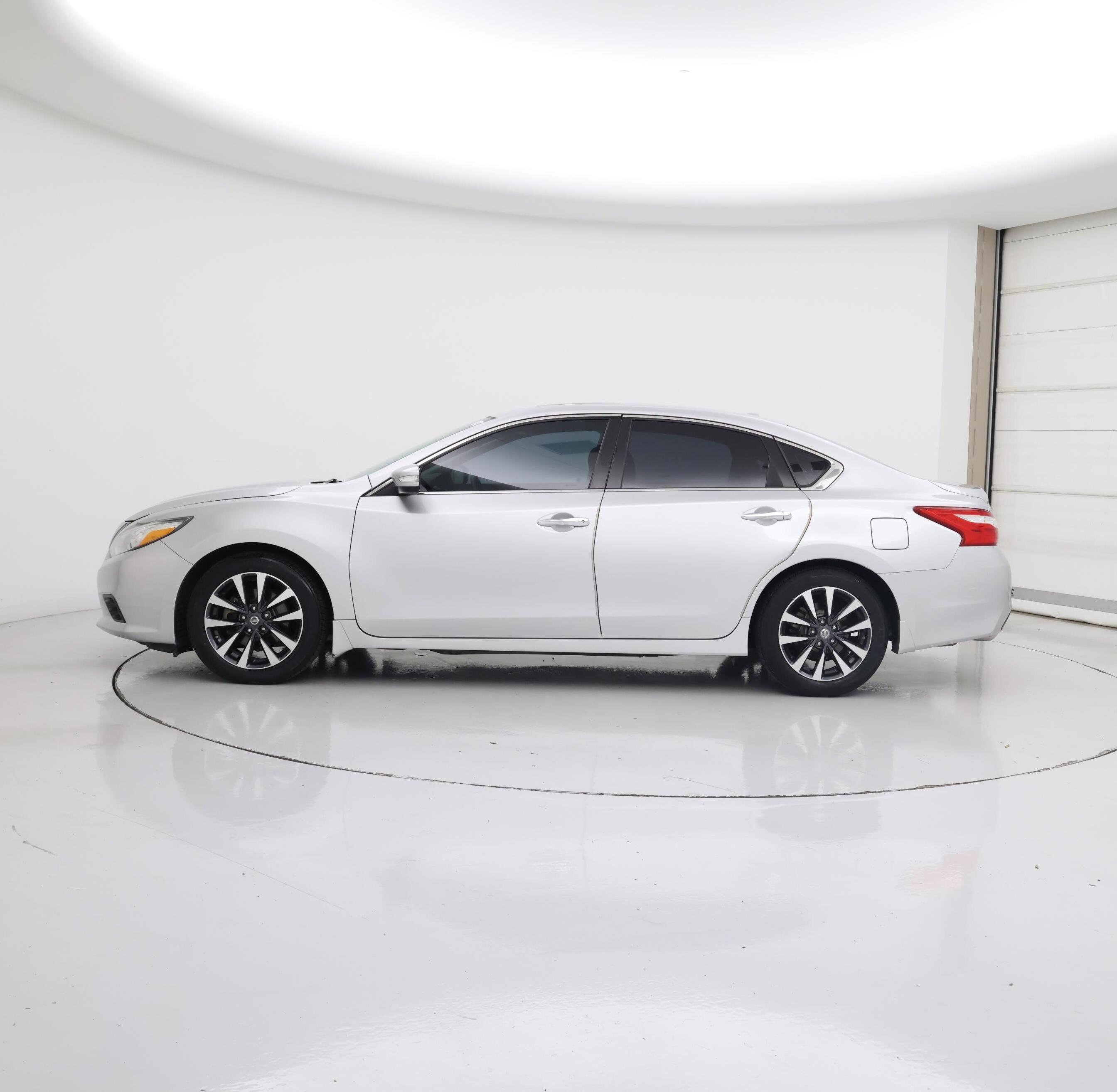Thumbnail: 2016 Nissan Altima - 3