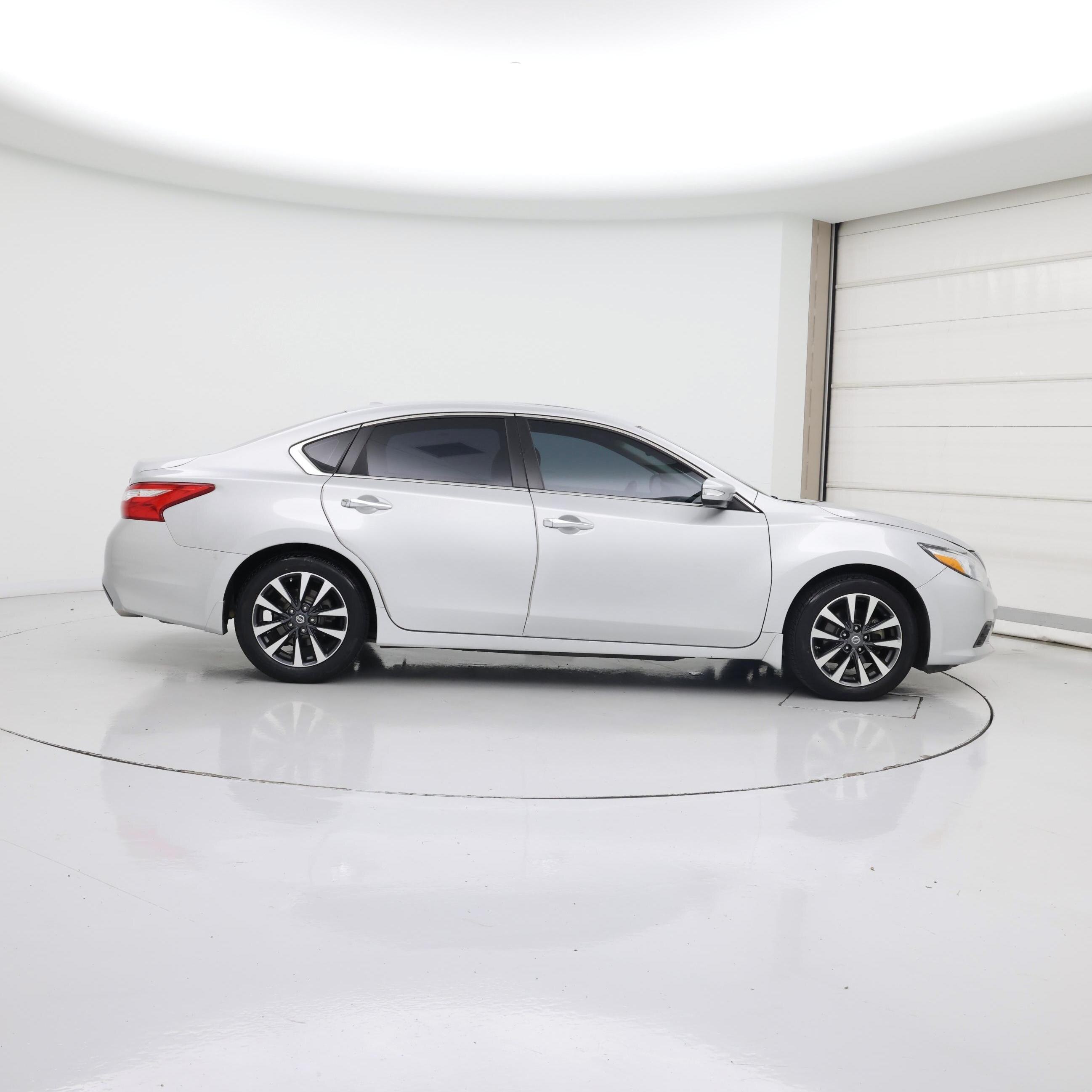 Thumbnail: 2016 Nissan Altima - 7