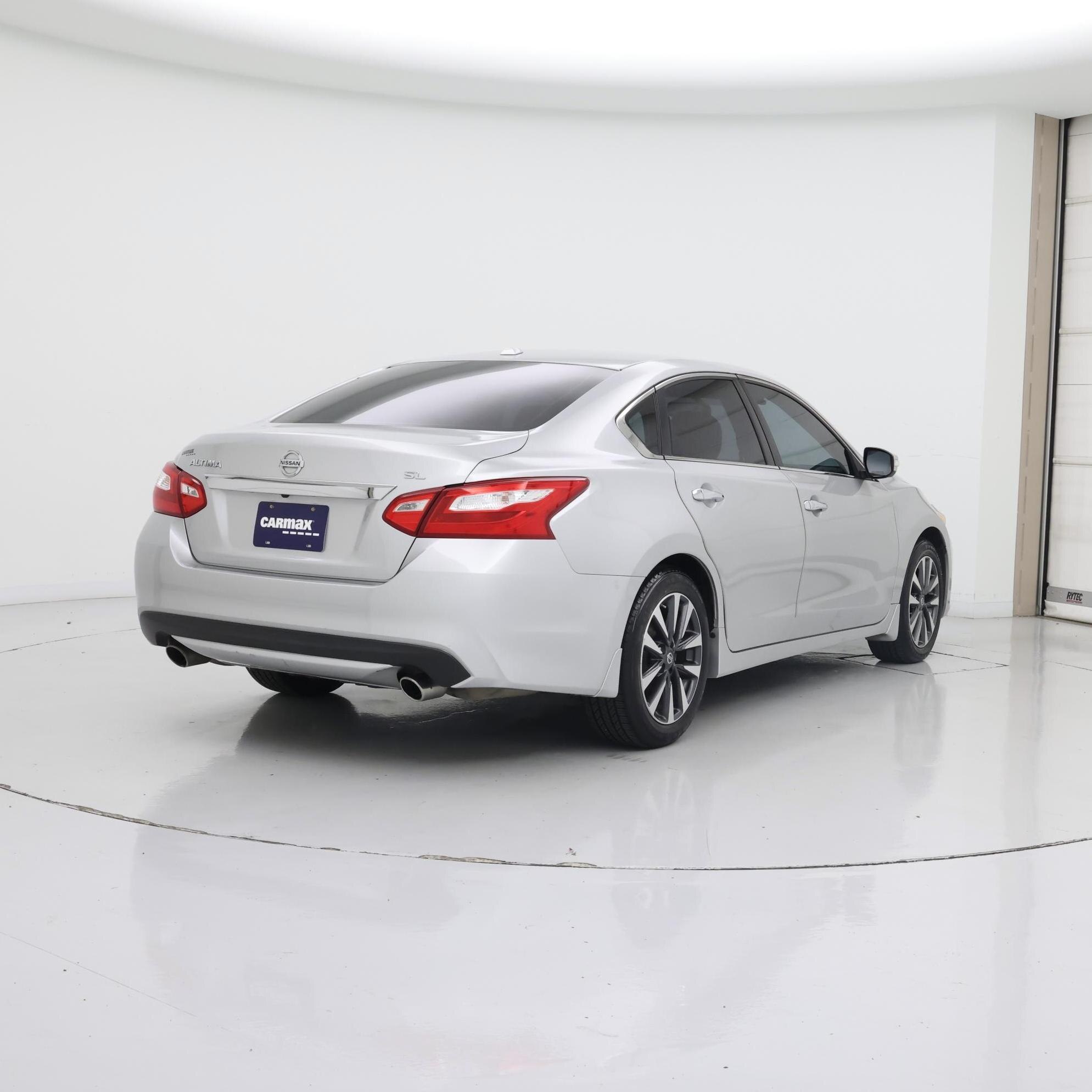 Thumbnail: 2016 Nissan Altima - 8