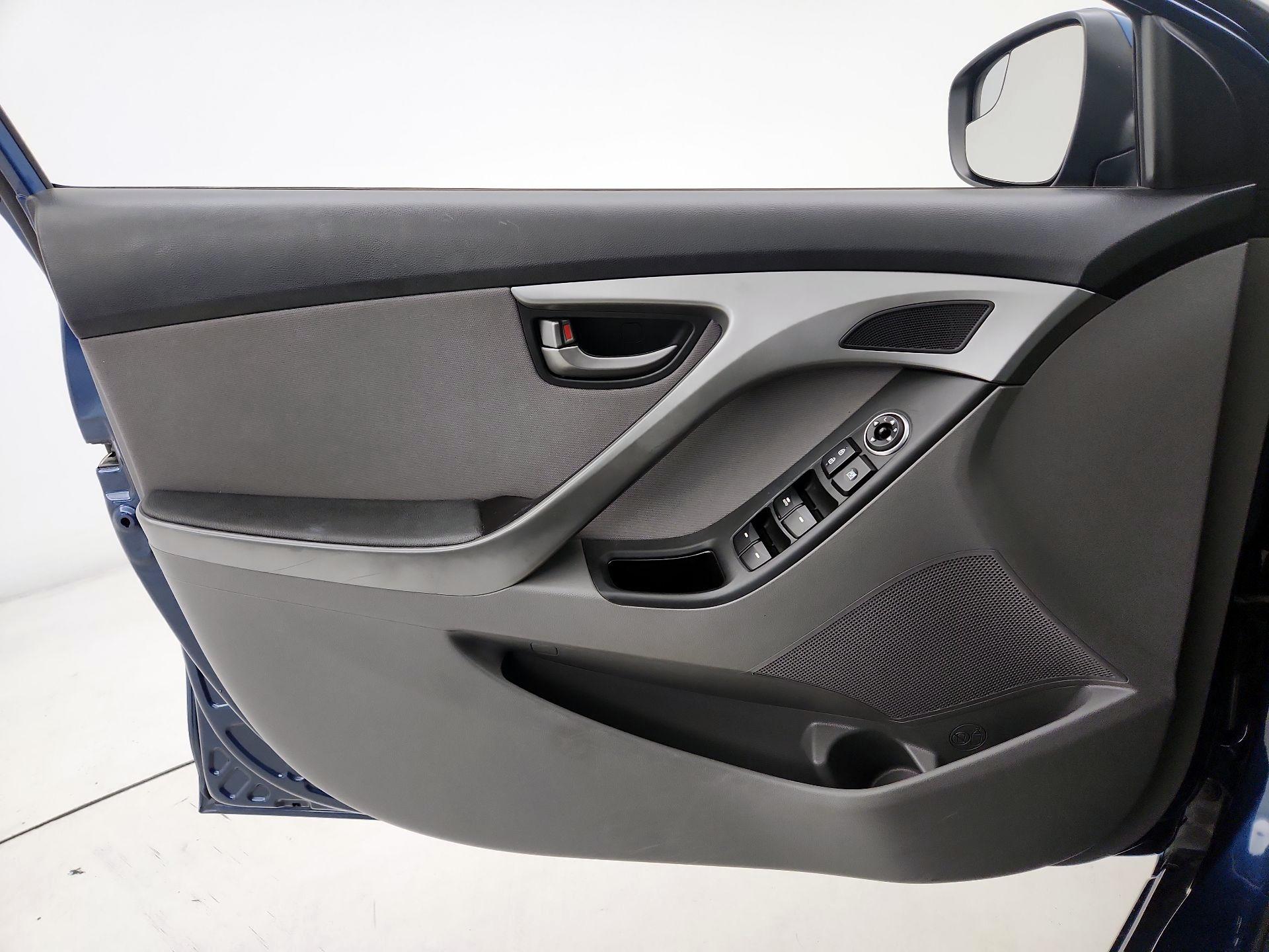 Thumbnail: 2015 Hyundai Elantra - 12