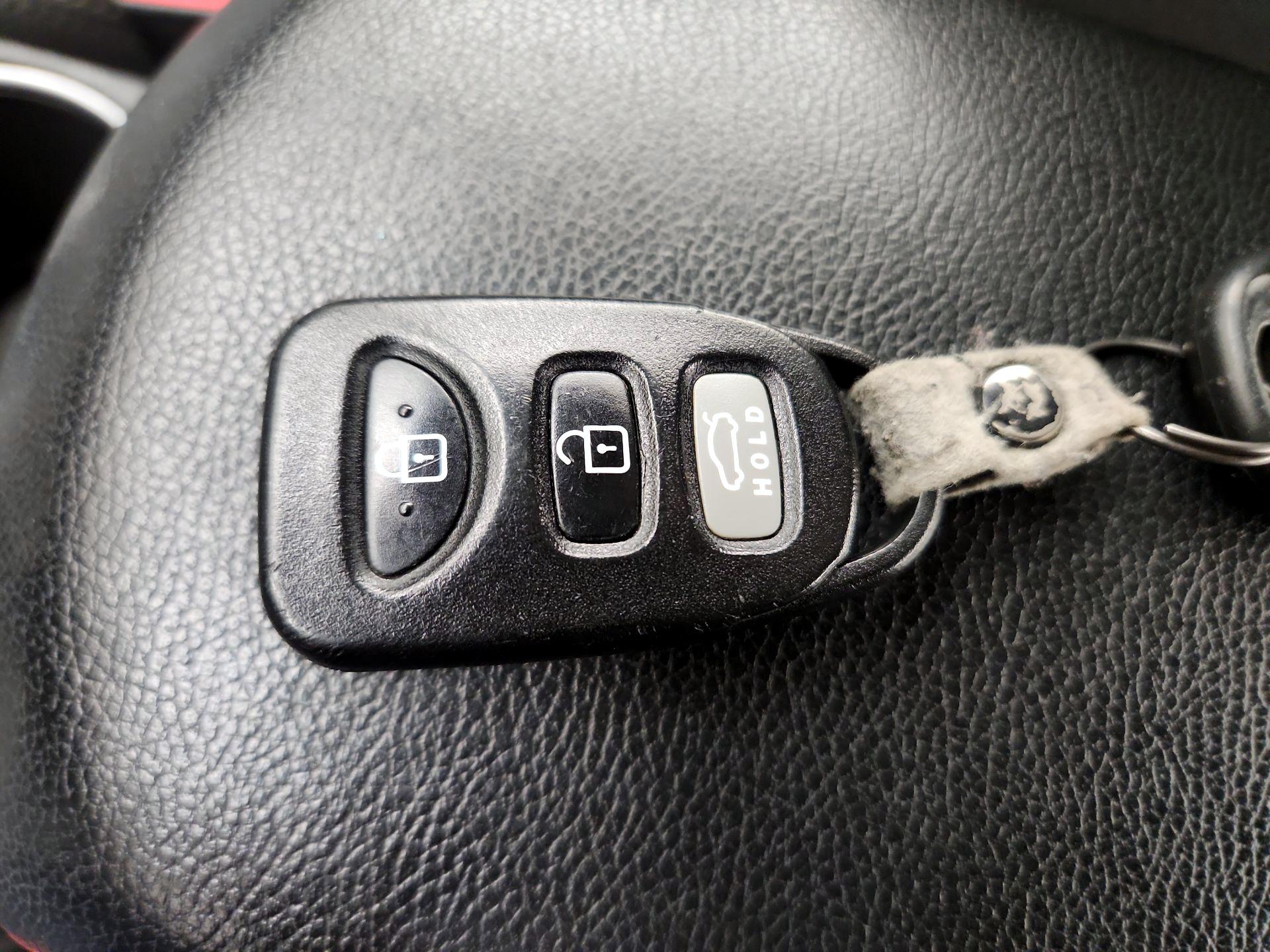 Thumbnail: 2015 Hyundai Elantra - 18