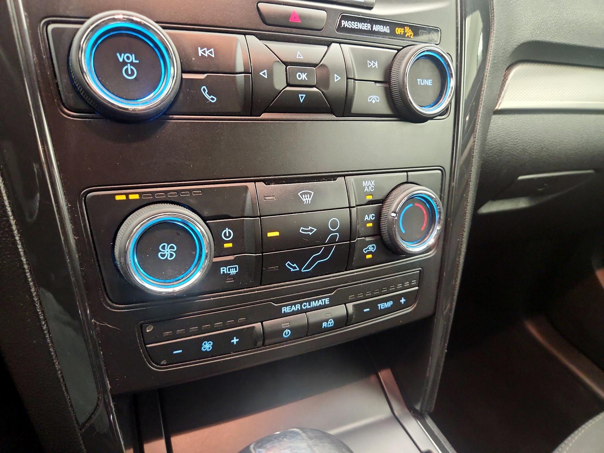 Thumbnail: 2019 Ford Explorer - 16