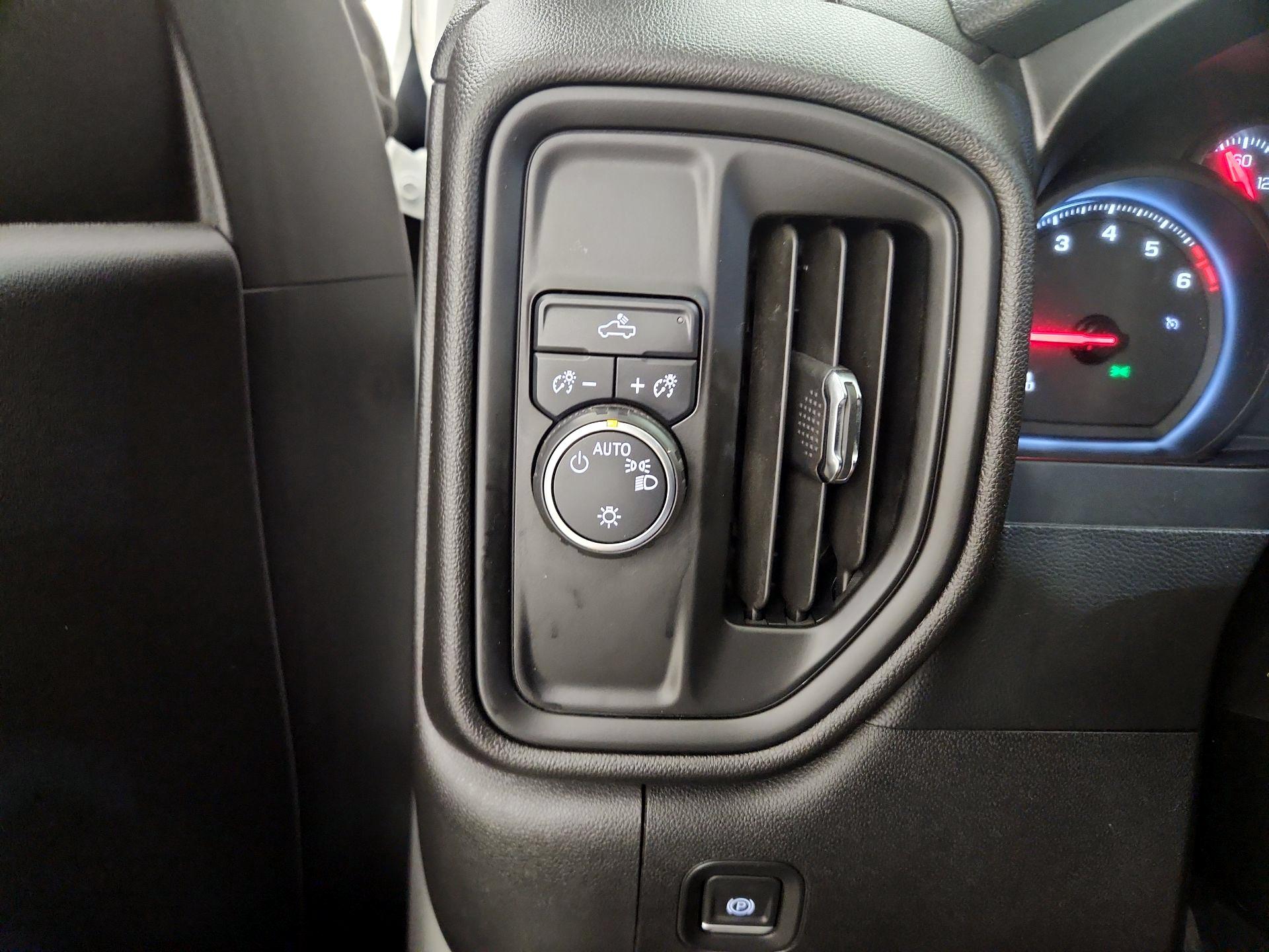 Thumbnail: 2020 Chevrolet Silverado 1500 - 13