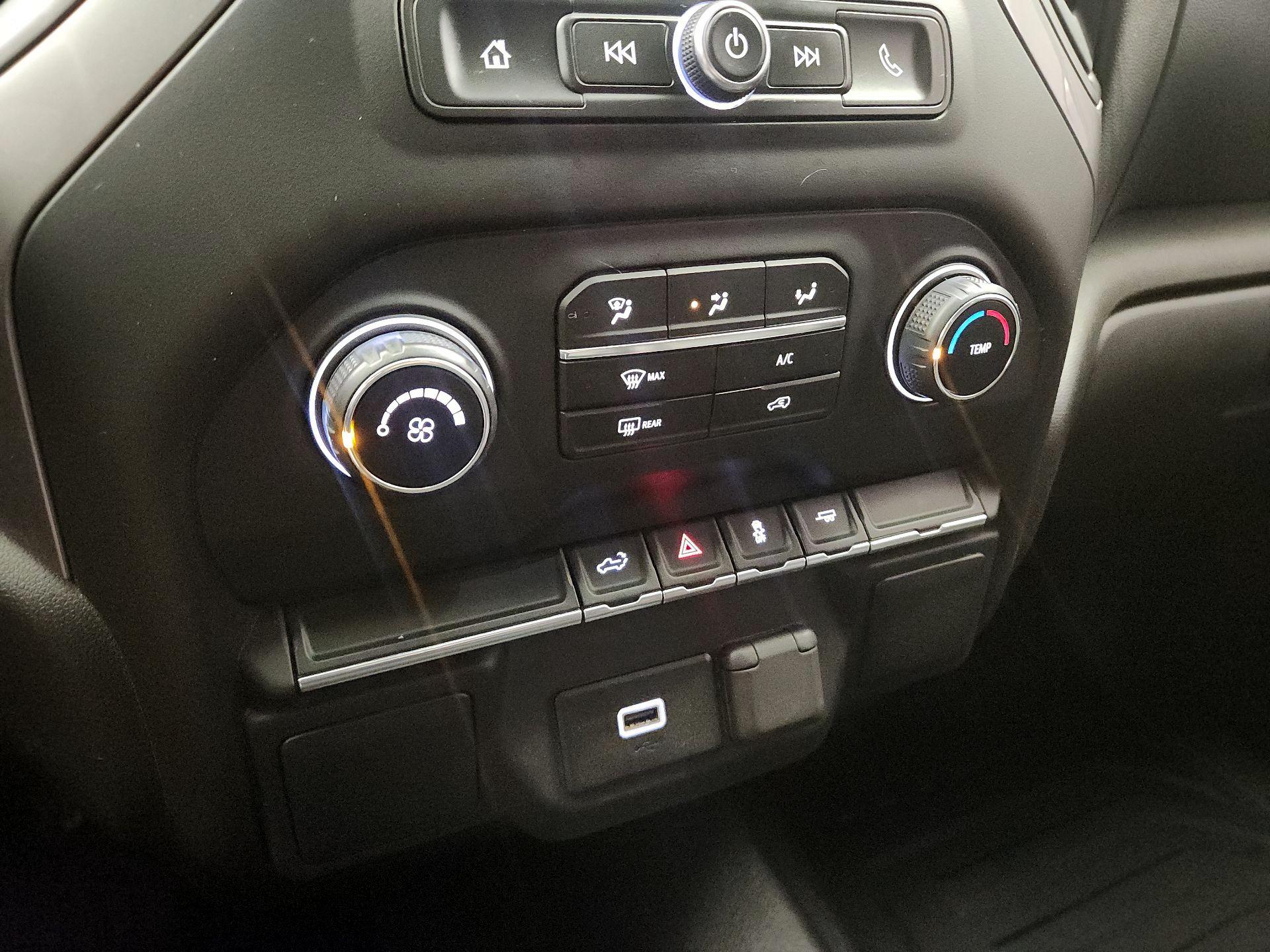 Thumbnail: 2020 Chevrolet Silverado 1500 - 16