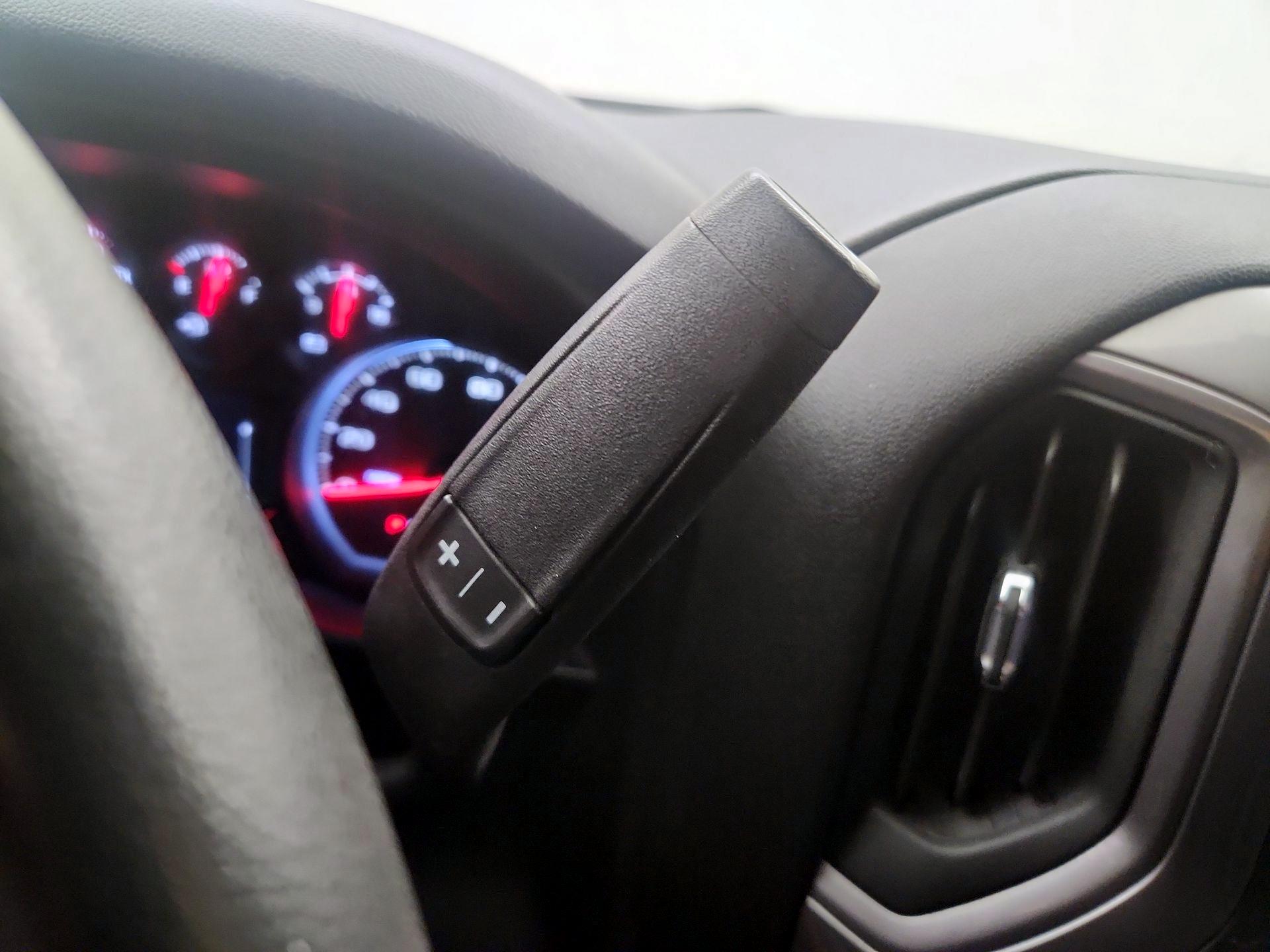 Thumbnail: 2020 Chevrolet Silverado 1500 - 17