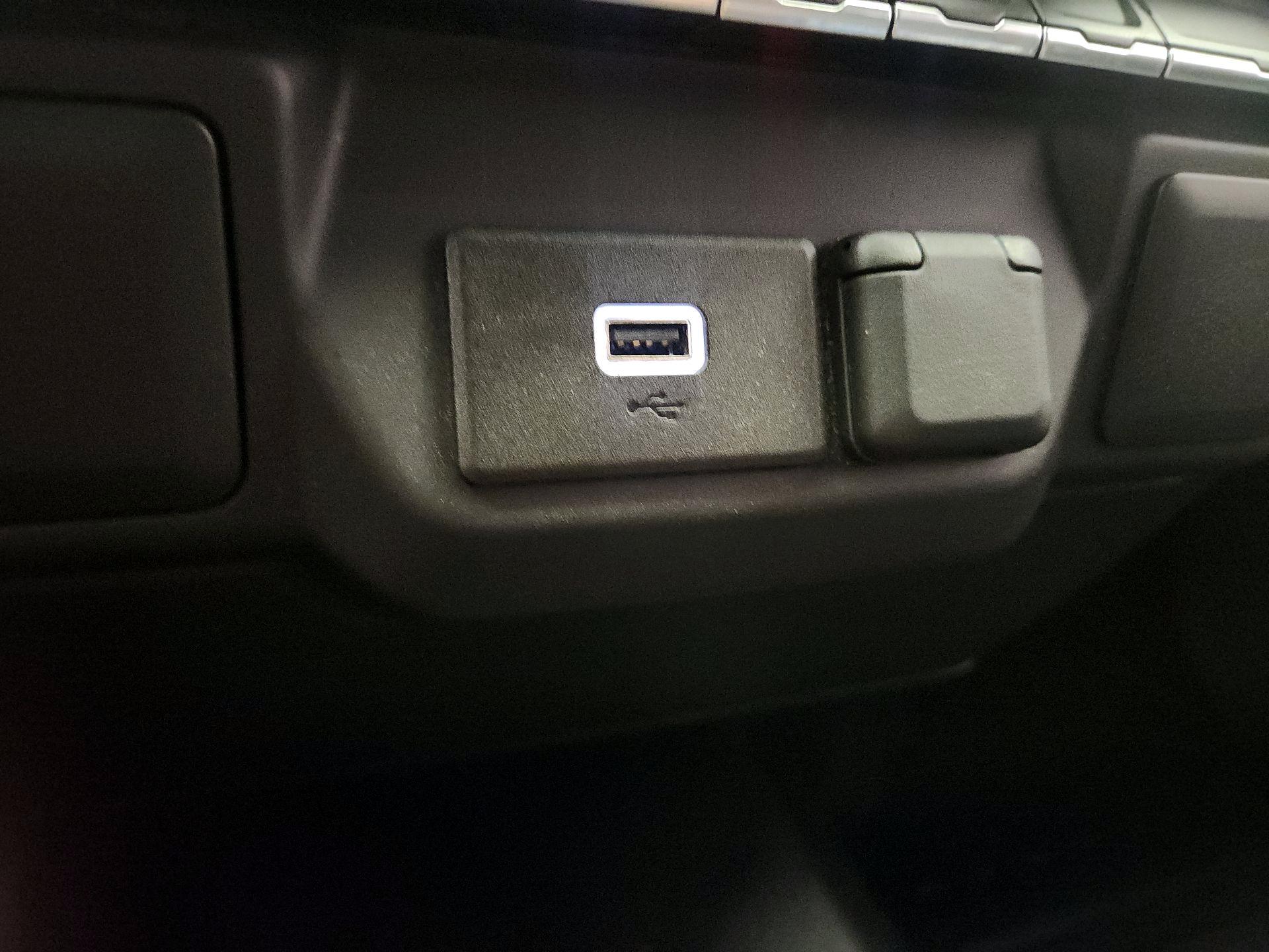 Thumbnail: 2020 Chevrolet Silverado 1500 - 18