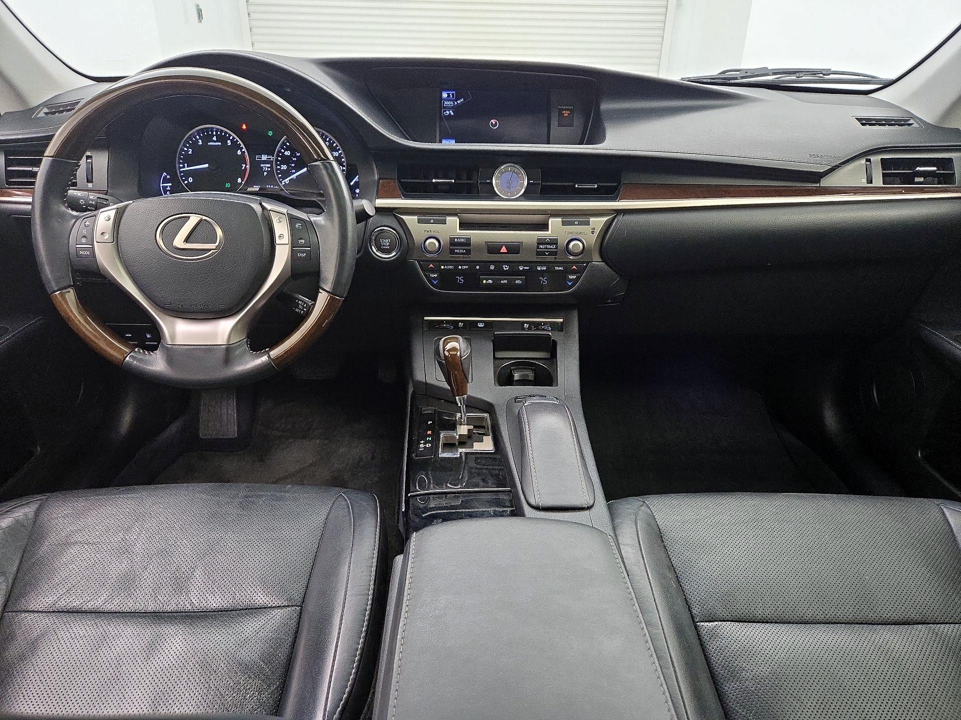 Thumbnail: 2014 Lexus ES - 9