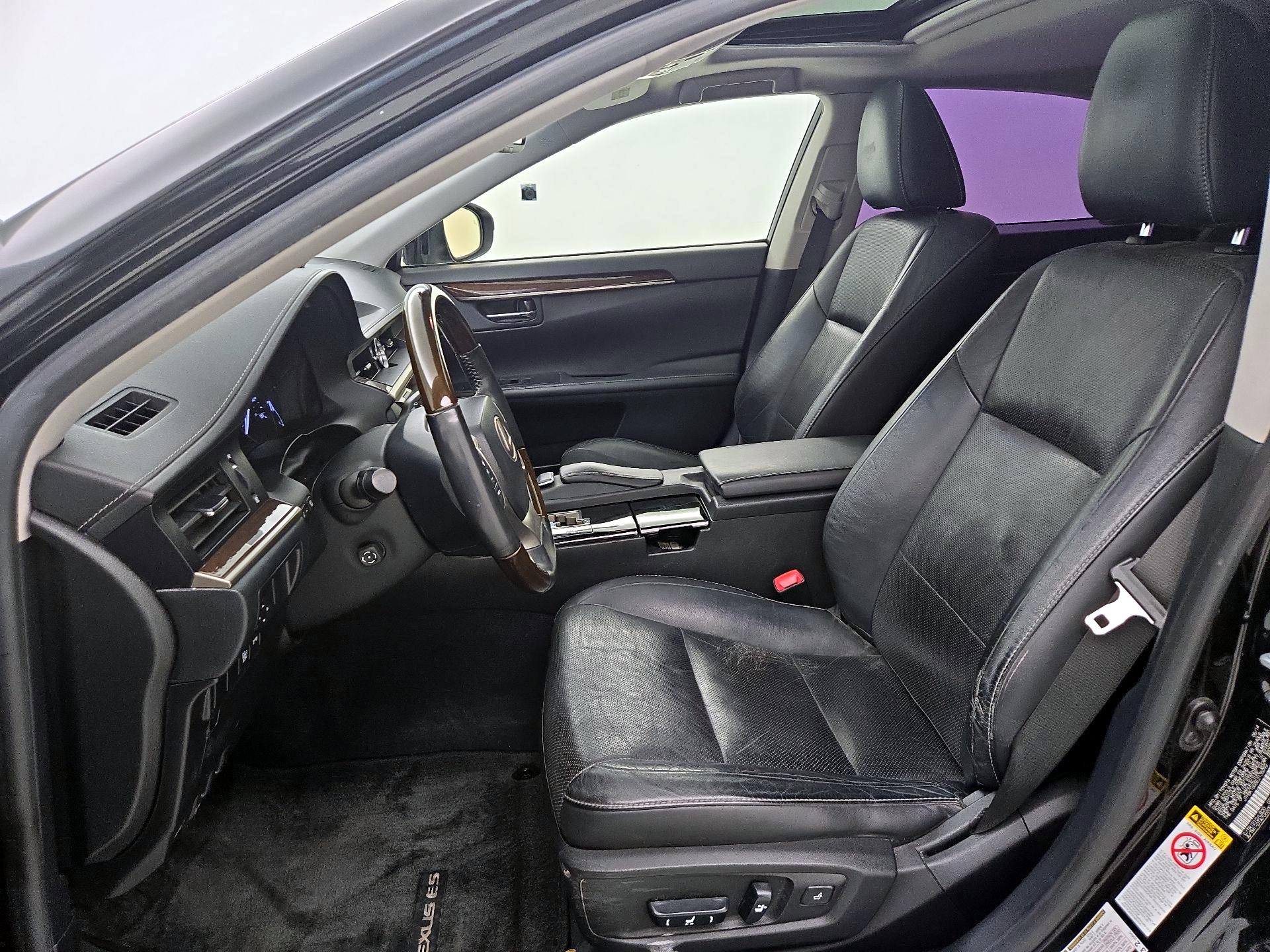Thumbnail: 2014 Lexus ES - 11