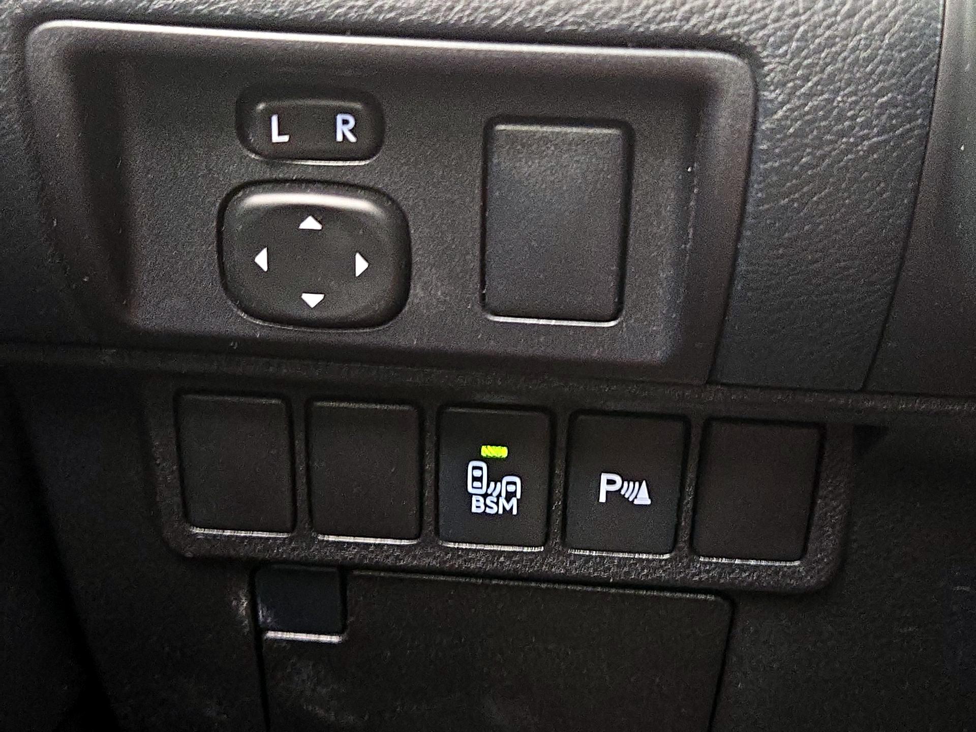 Thumbnail: 2014 Lexus ES - 13