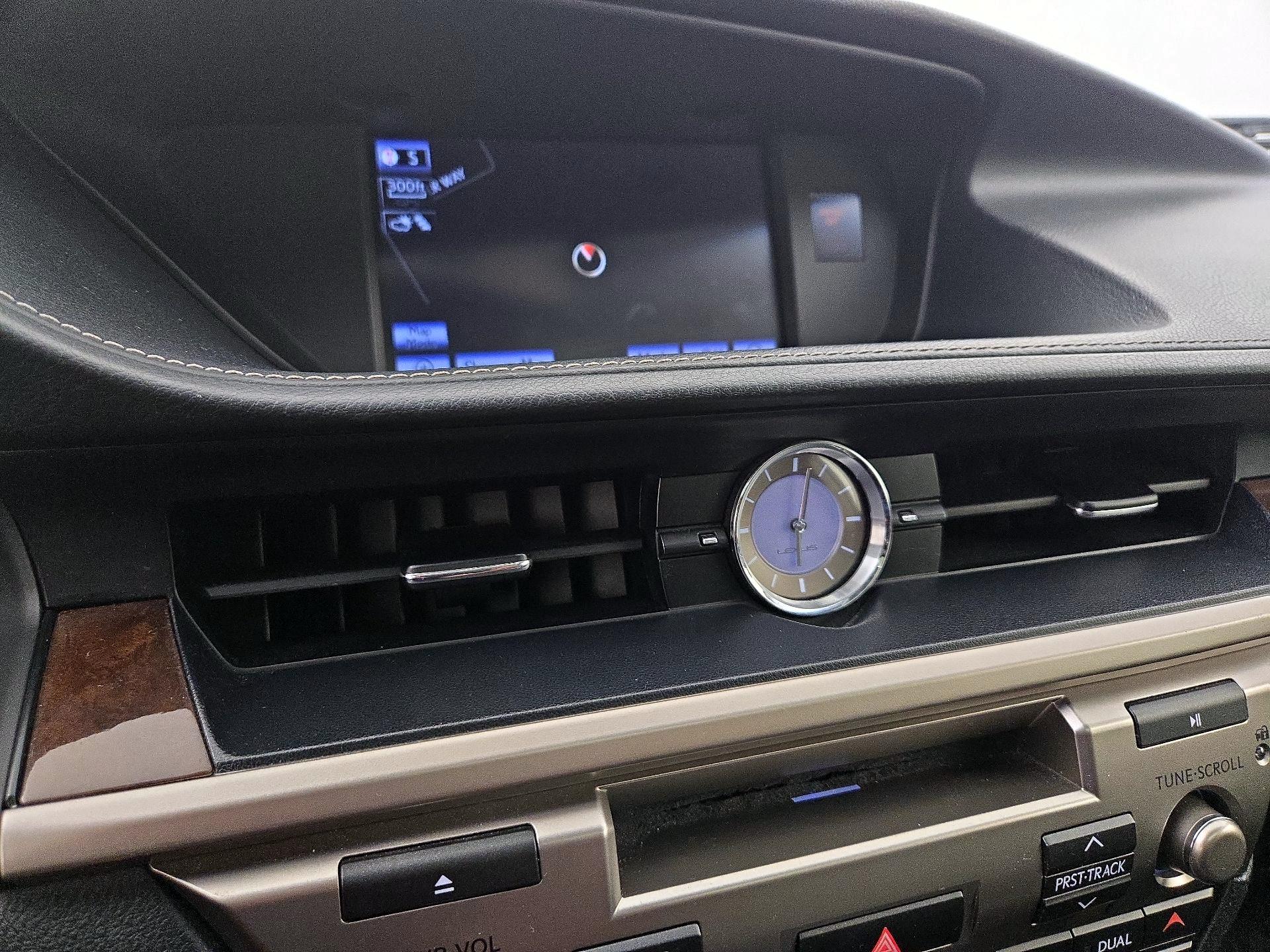 Thumbnail: 2014 Lexus ES - 14