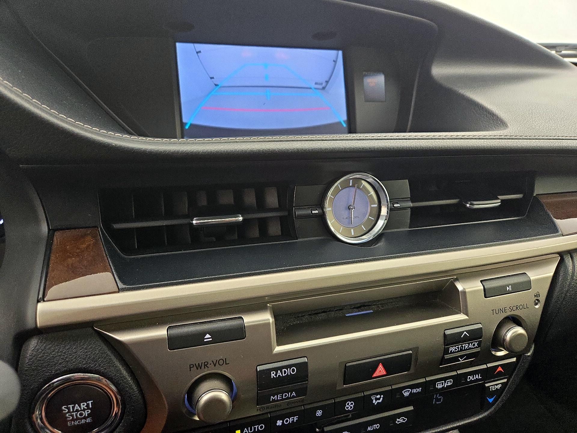Thumbnail: 2014 Lexus ES - 15