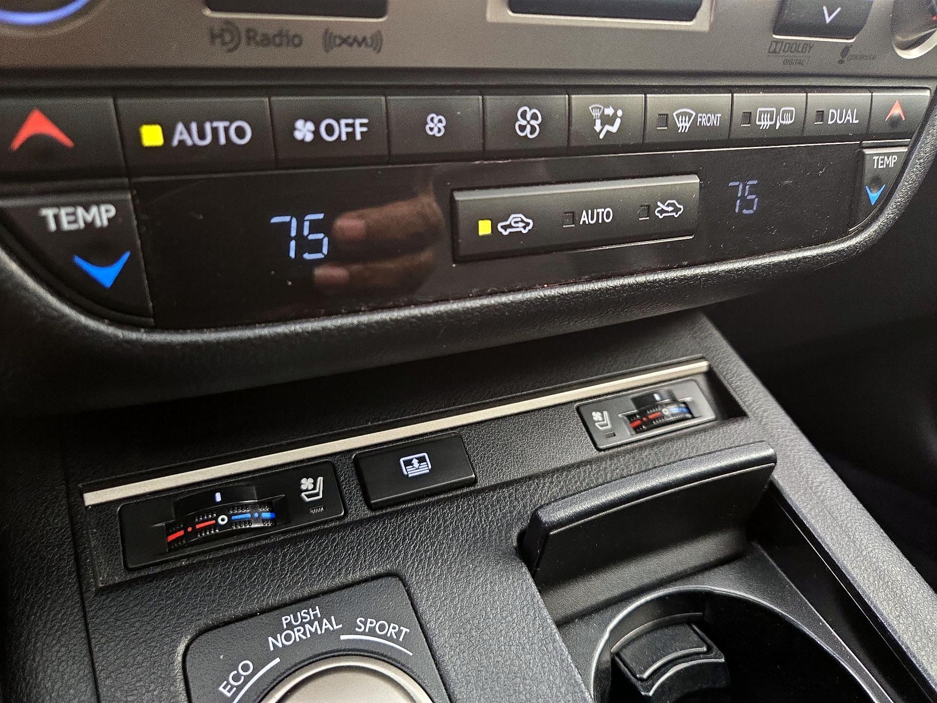 Thumbnail: 2014 Lexus ES - 17