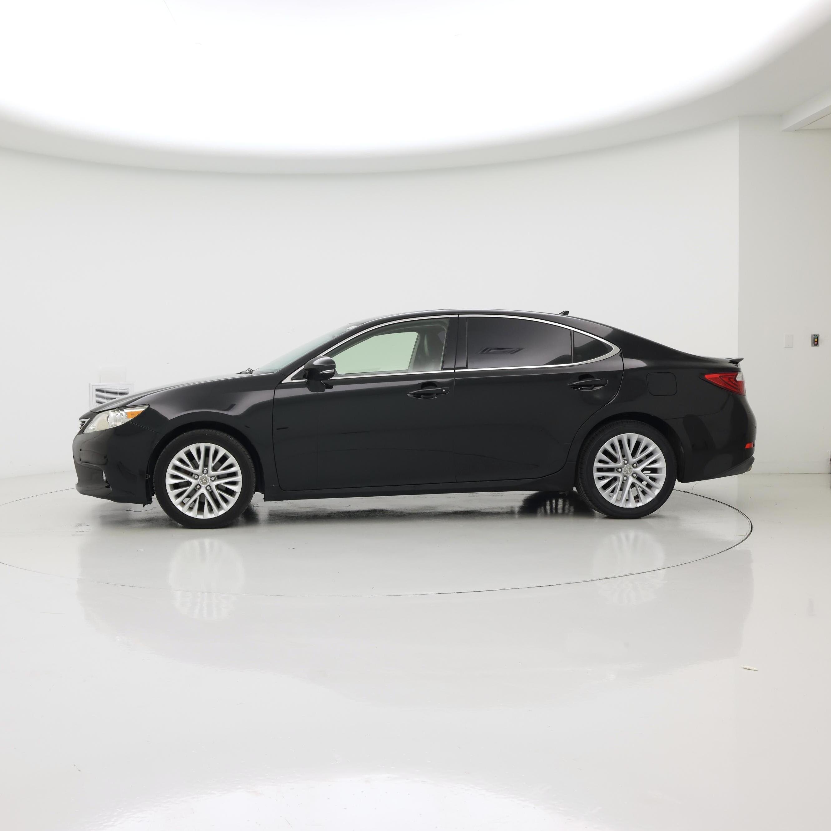 Thumbnail: 2014 Lexus ES - 3
