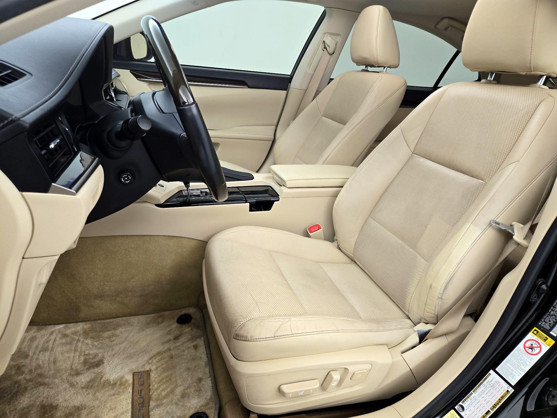 Thumbnail: 2014 Lexus ES - 11