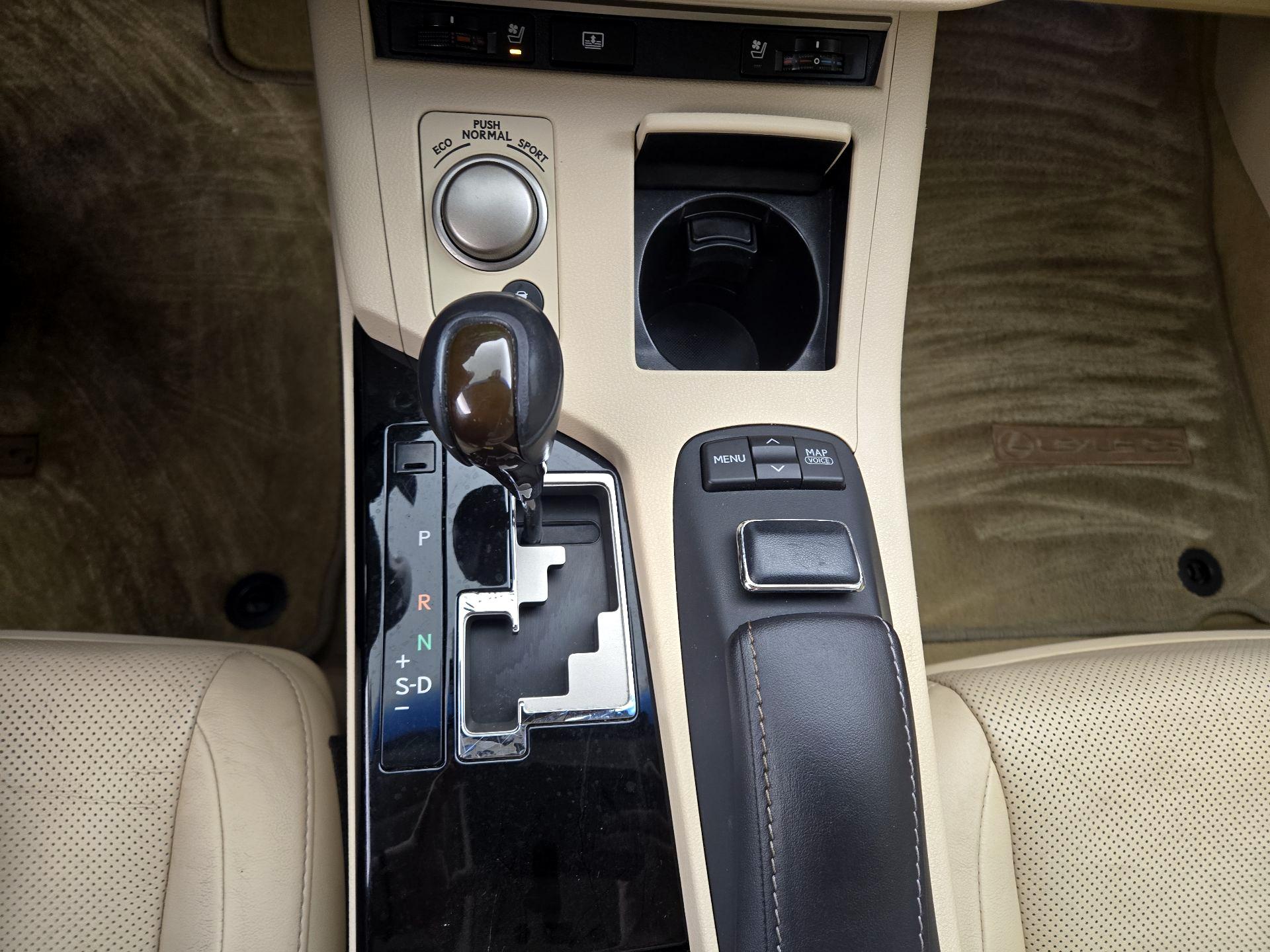 Thumbnail: 2014 Lexus ES - 17