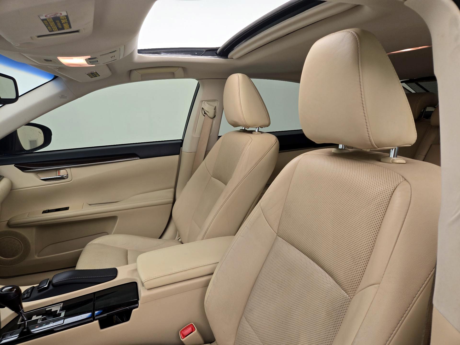 Thumbnail: 2014 Lexus ES - 19