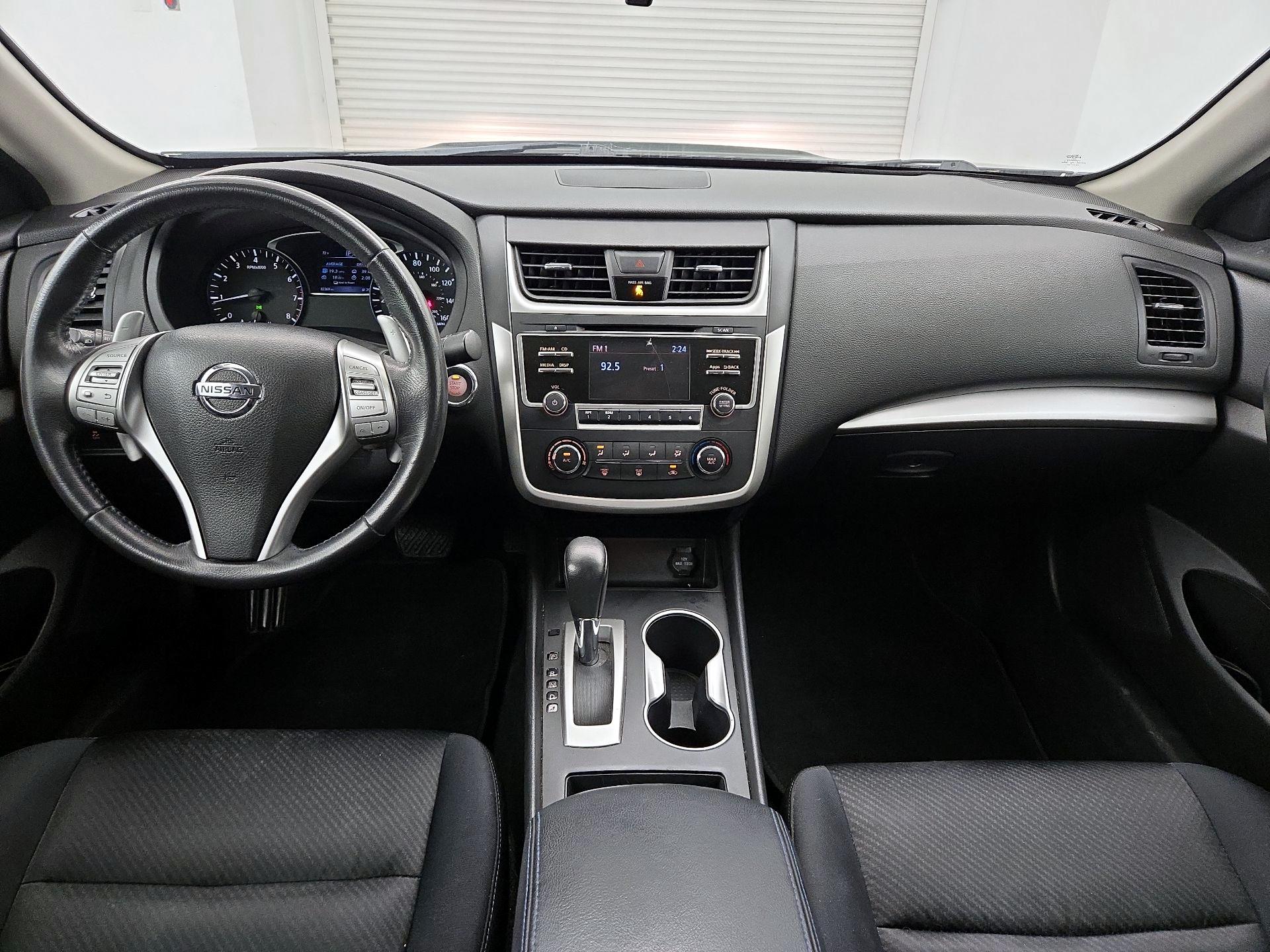 Thumbnail: 2016 Nissan Altima - 9