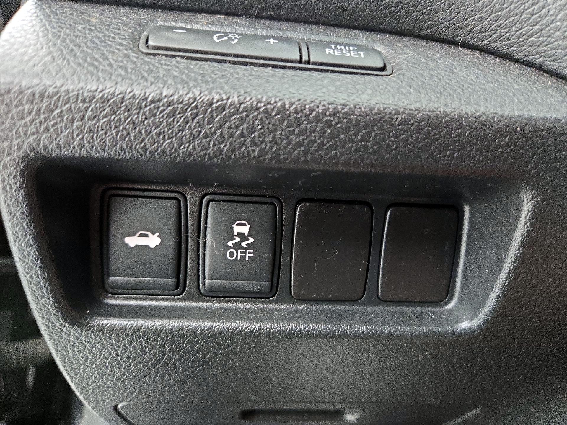 Thumbnail: 2016 Nissan Altima - 13