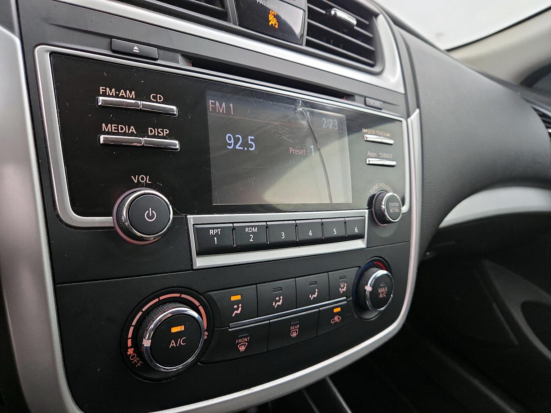 Thumbnail: 2016 Nissan Altima - 15