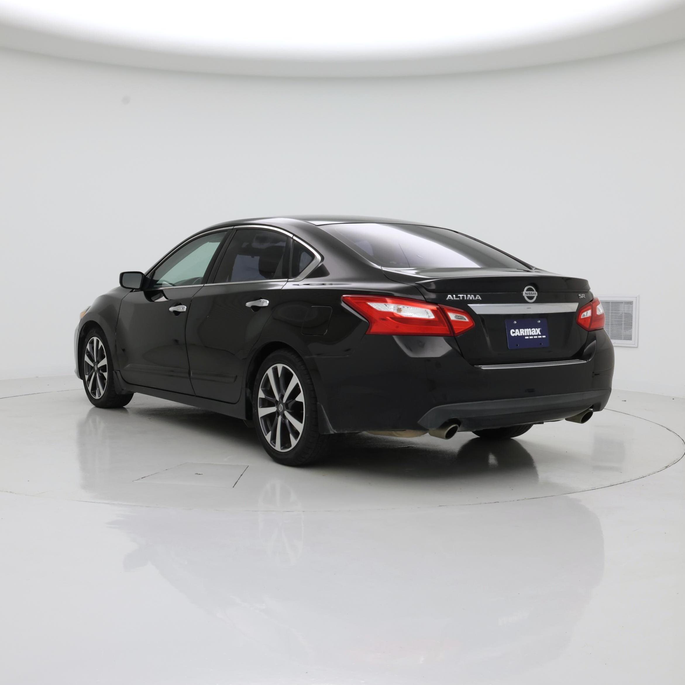 Thumbnail: 2016 Nissan Altima - 2
