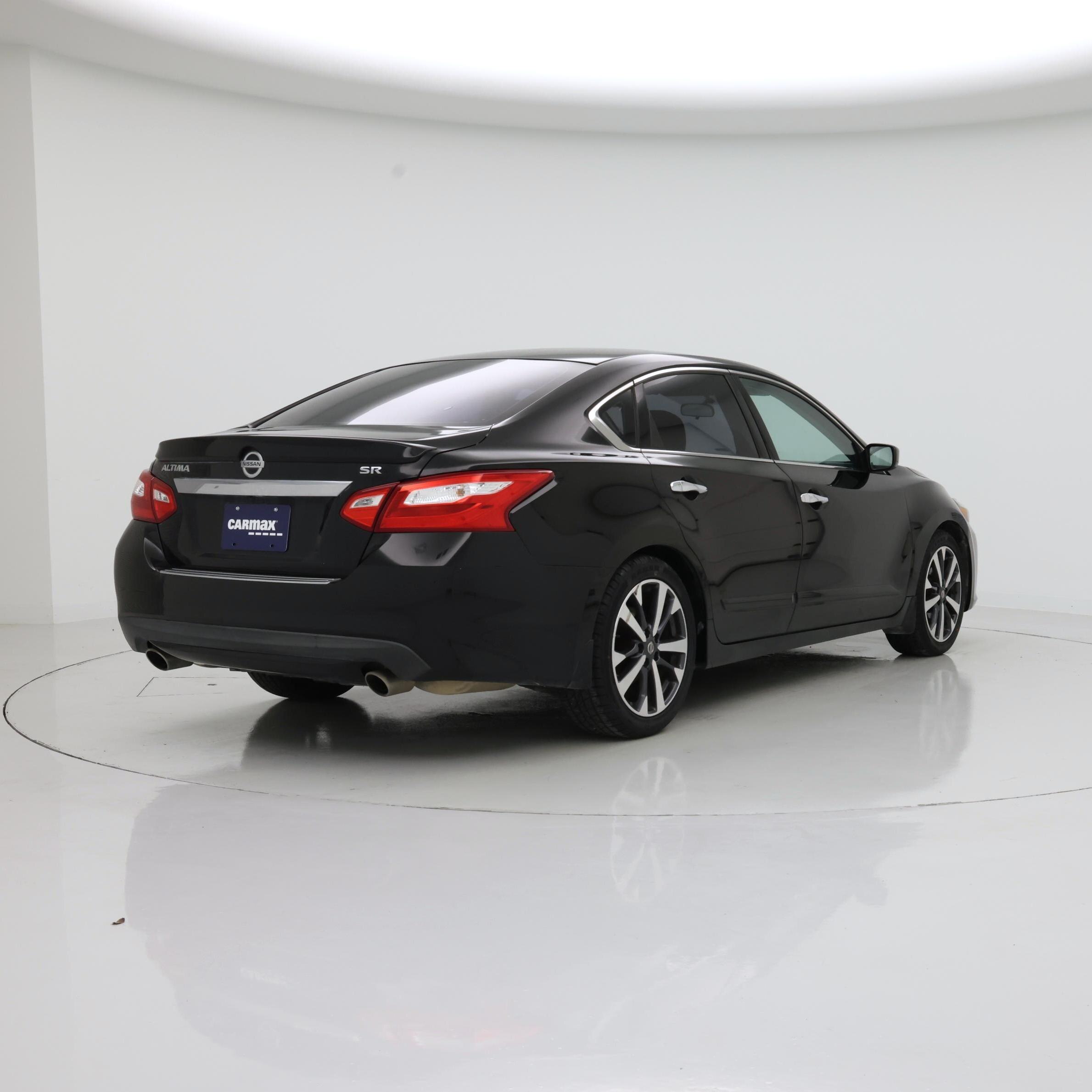 Thumbnail: 2016 Nissan Altima - 8