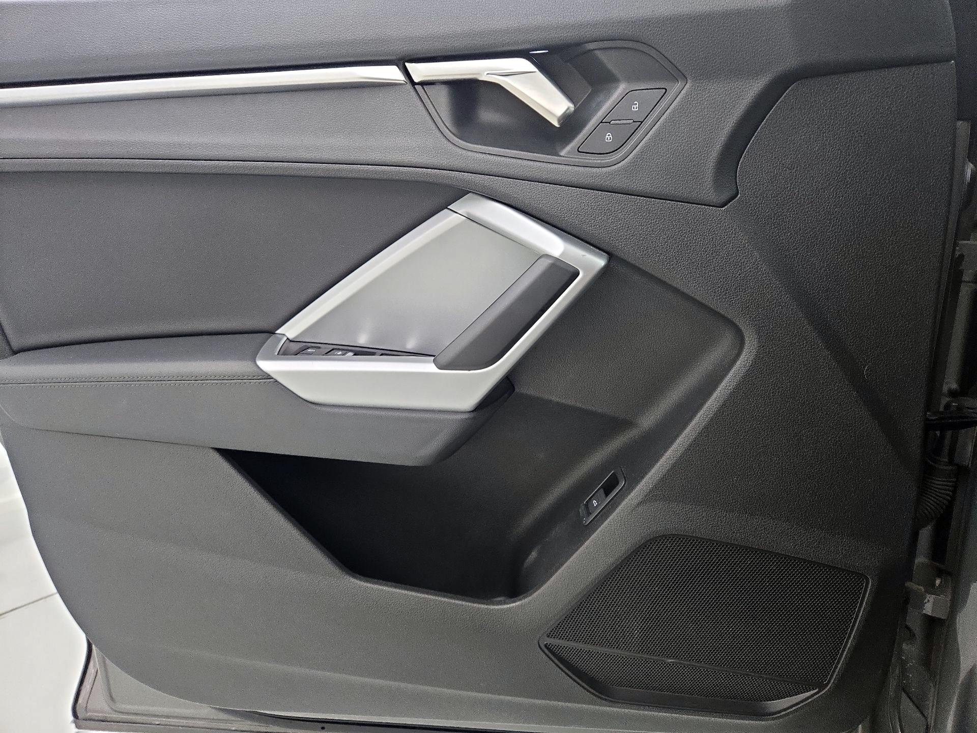 Thumbnail: 2019 Audi Q3 - 12