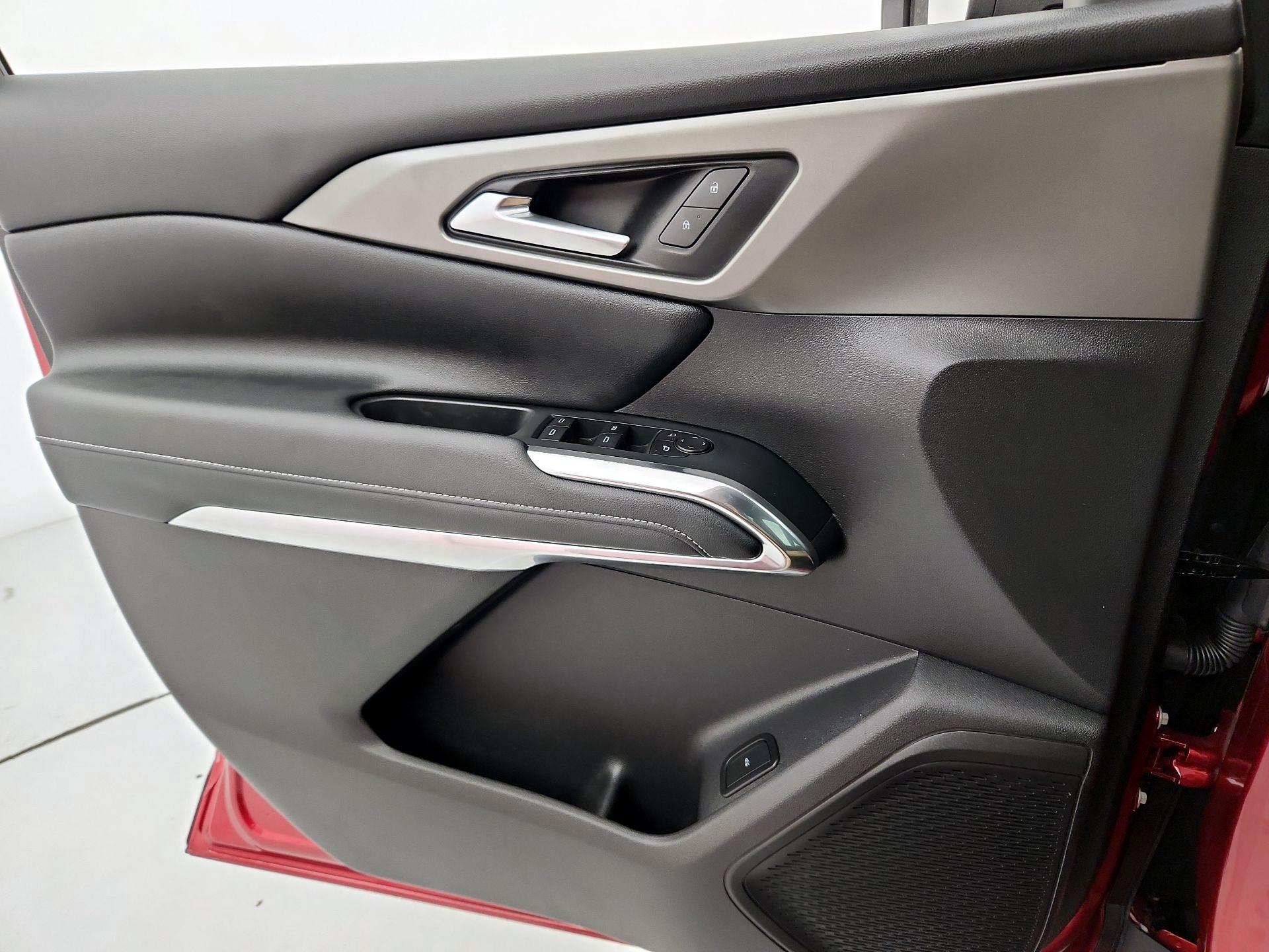 Thumbnail: 2025 Chevrolet Traverse - 12