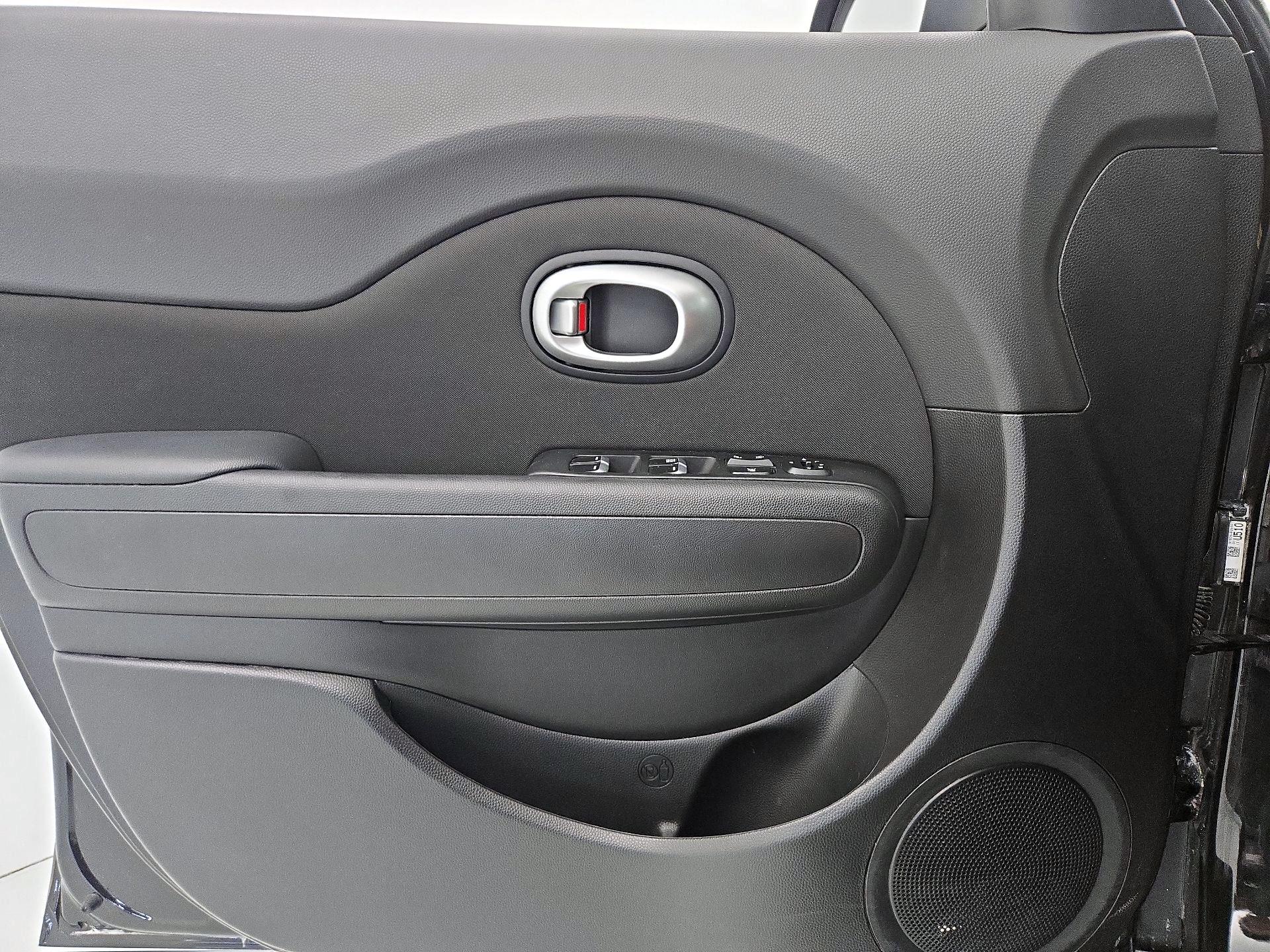 Thumbnail: 2018 Kia Soul - 12