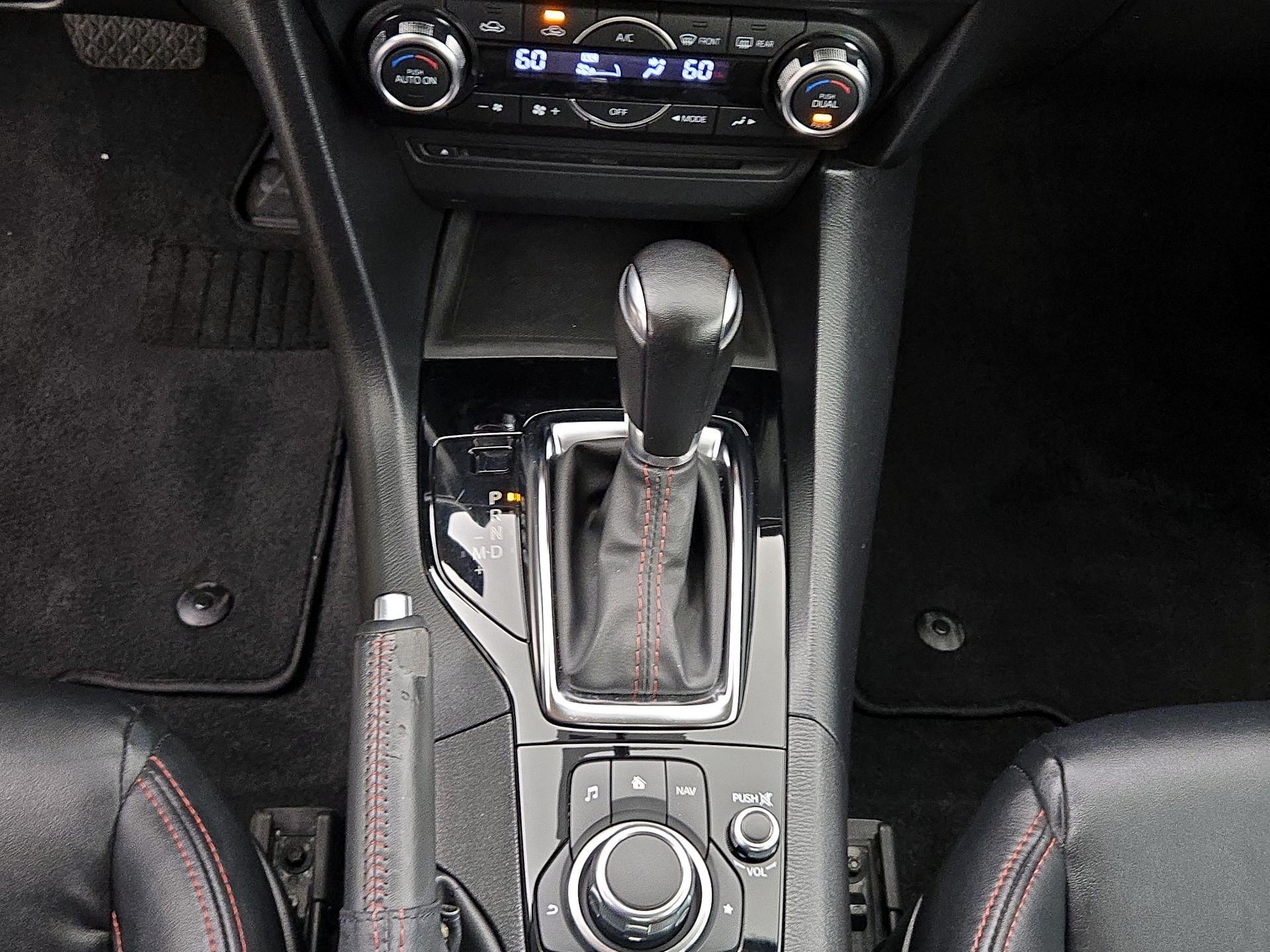 Thumbnail: 2015 Mazda Mazda3 - 17