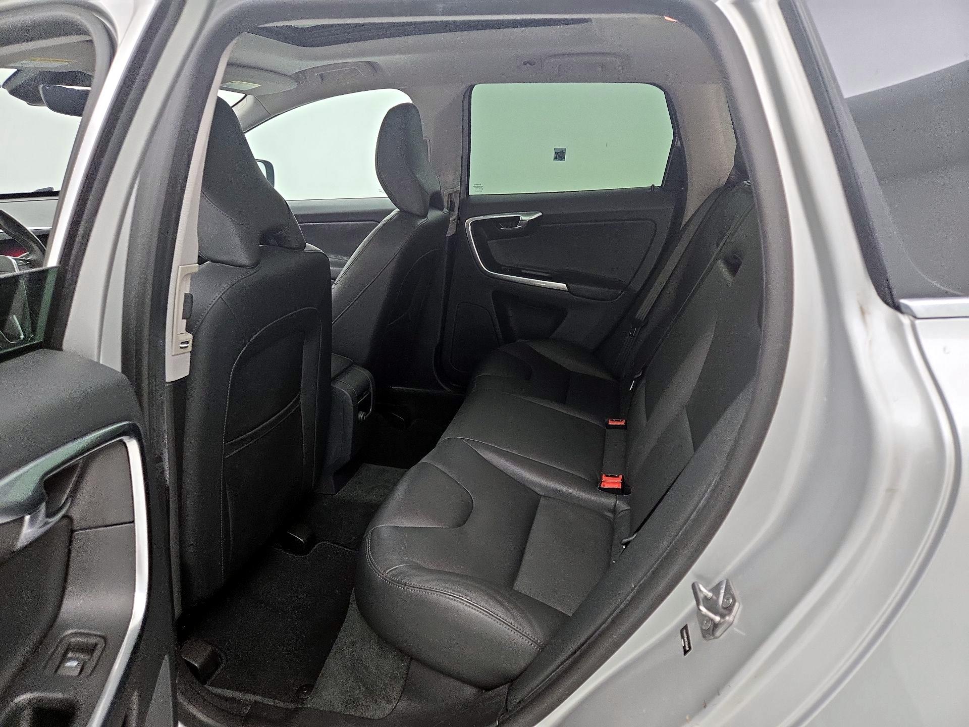 Thumbnail: 2015 Volvo XC60 - 20