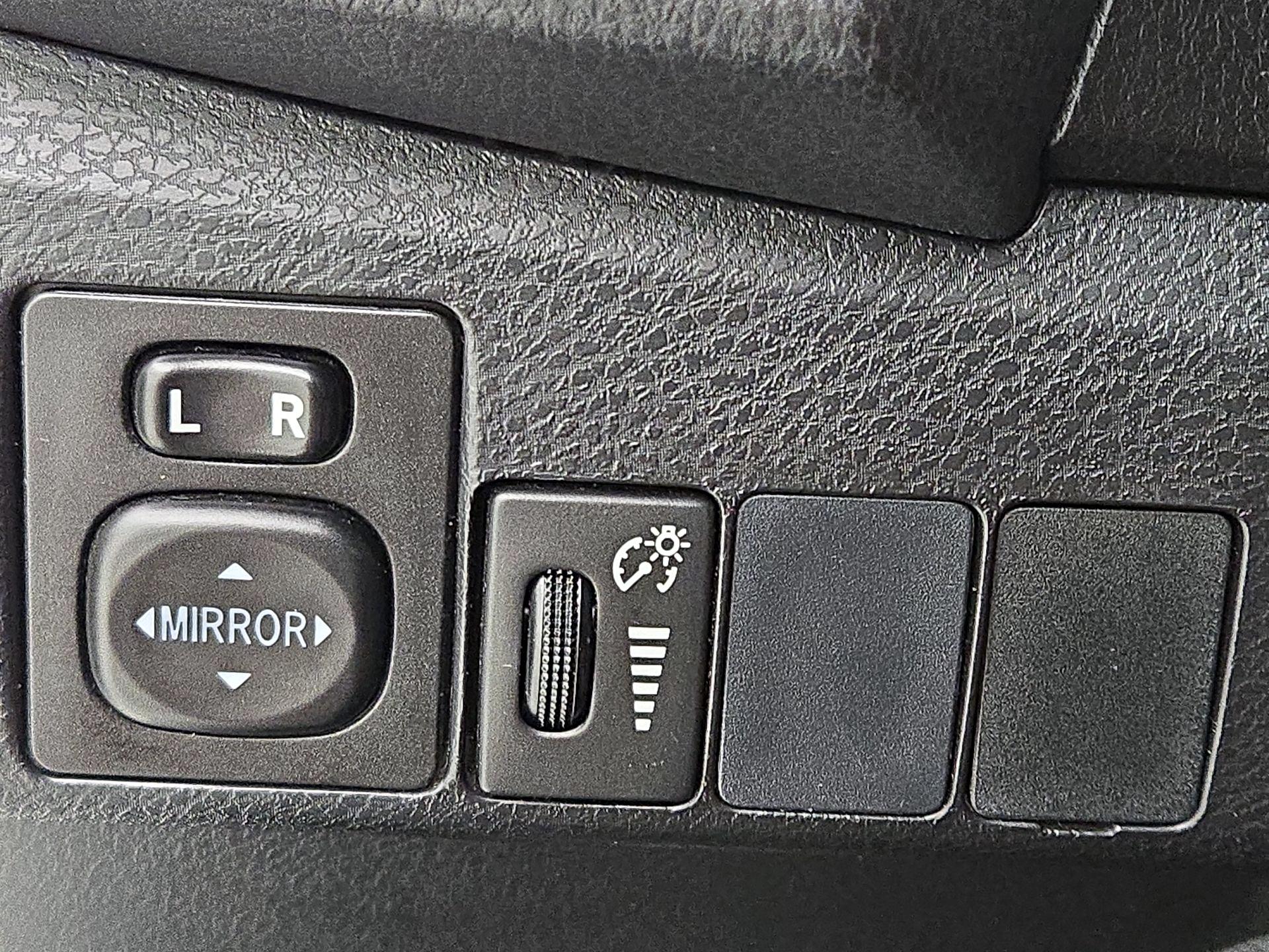 Thumbnail: 2016 Toyota Corolla - 13