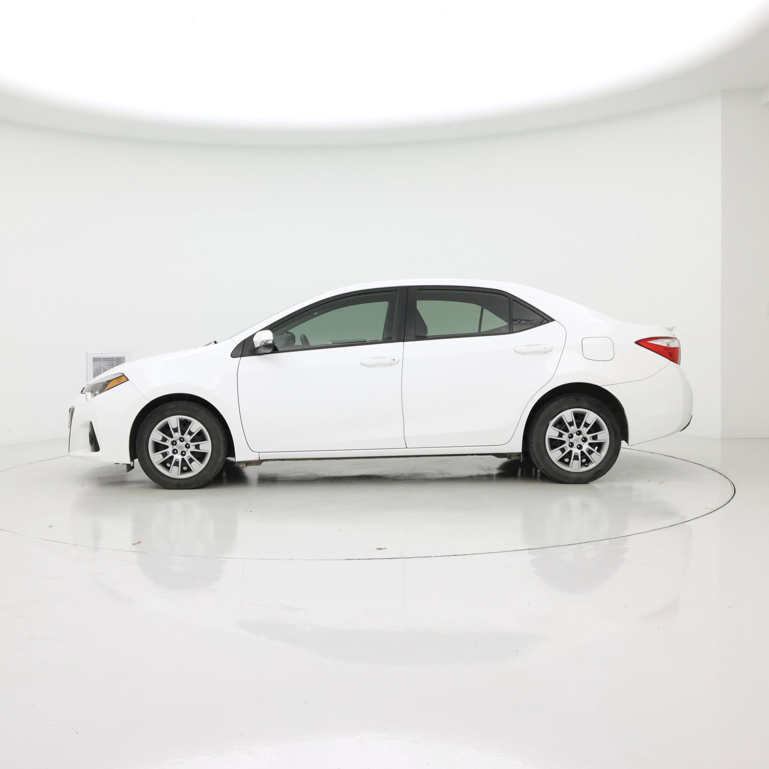 Thumbnail: 2016 Toyota Corolla - 3