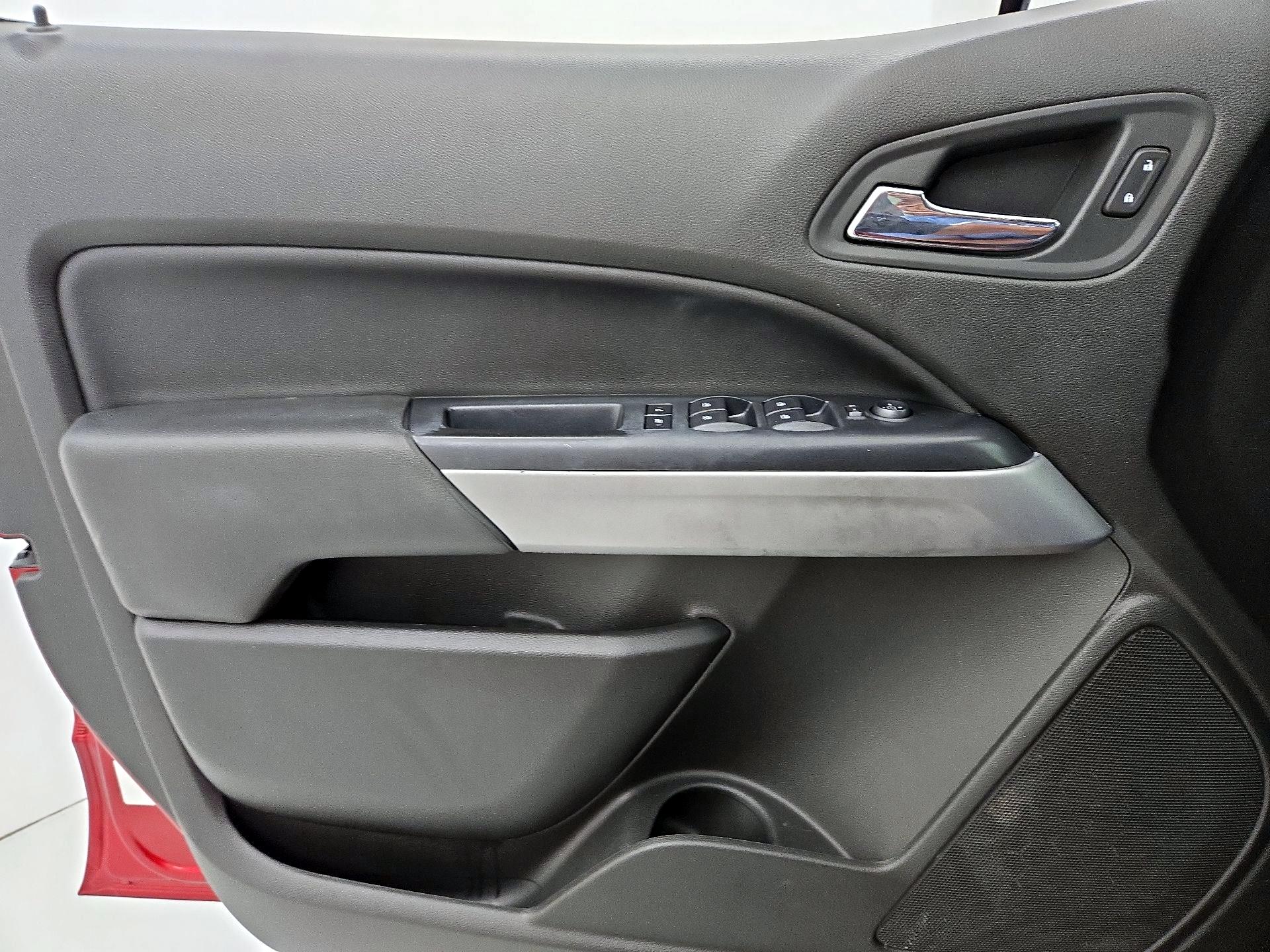 Thumbnail: 2015 Chevrolet Colorado - 12